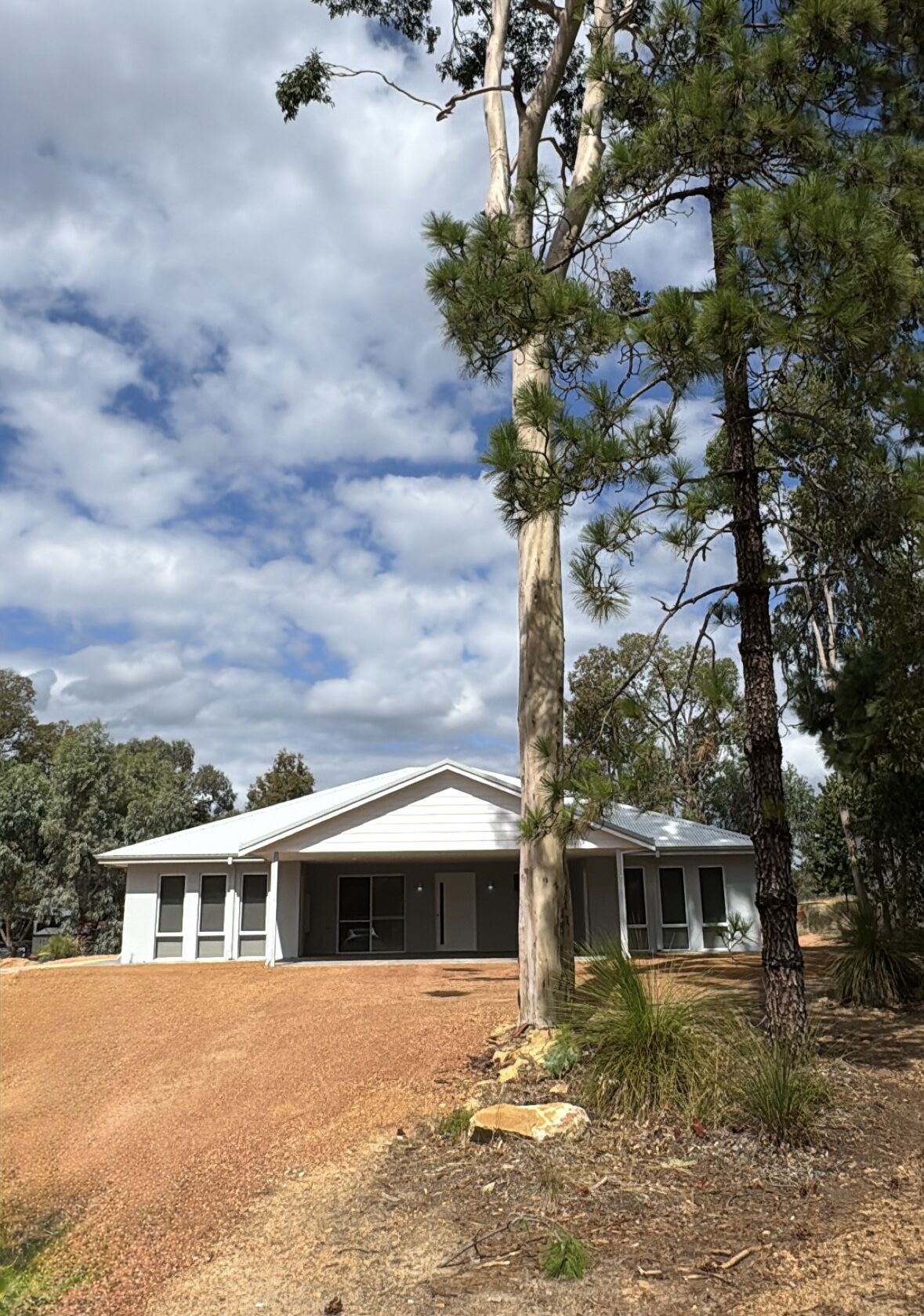 Robust SDA home on large bush block in Perth hills in Mount Helena