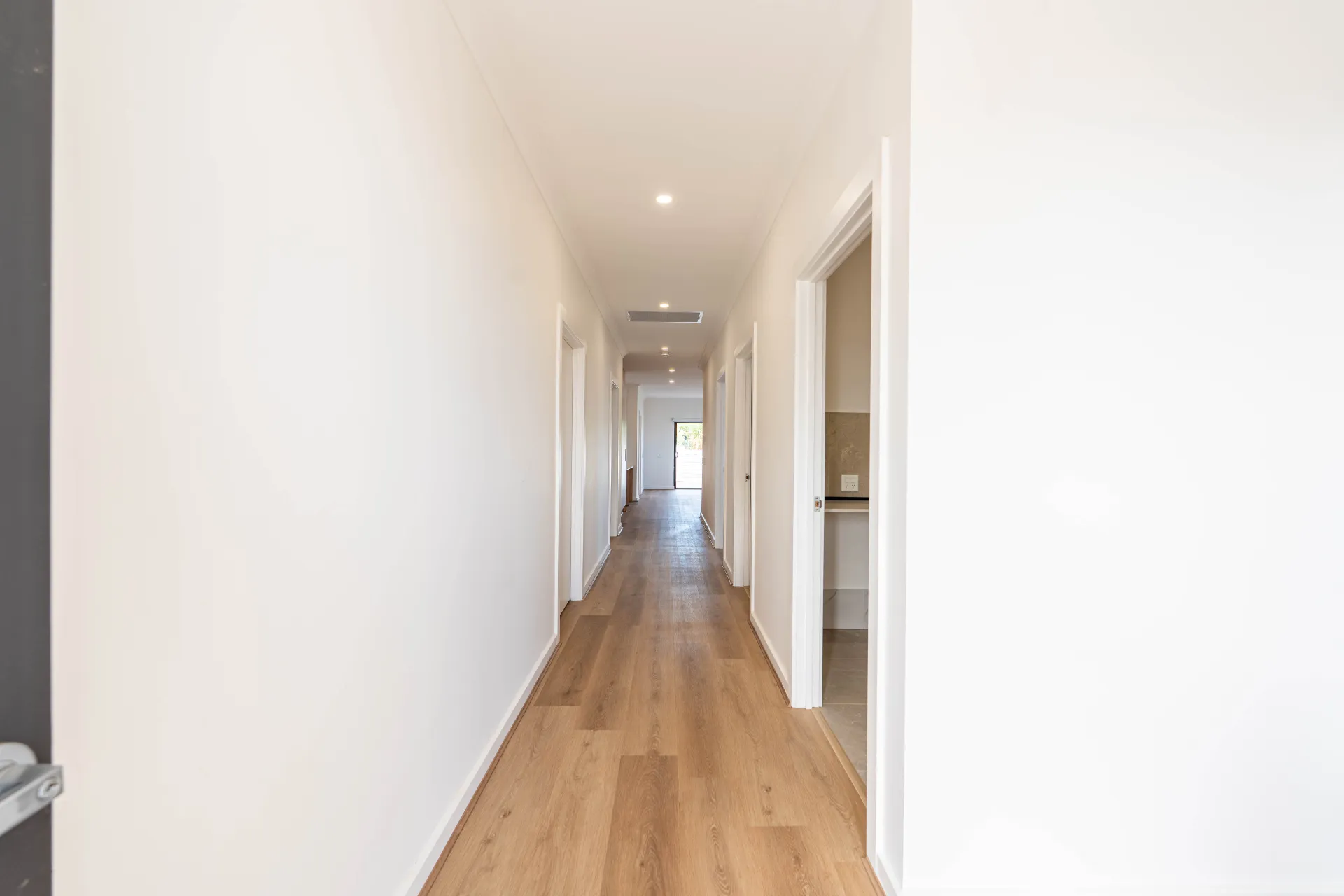 P 111 James — Home image 5