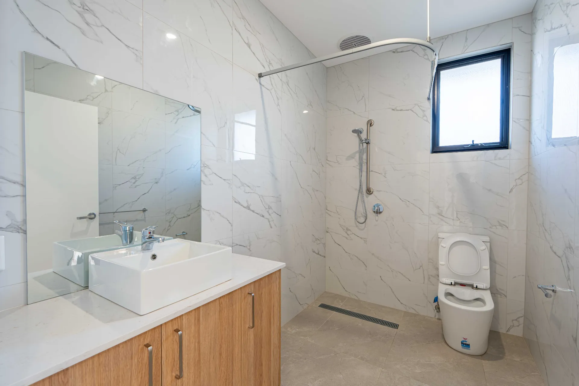 P 111 James — Home image 9