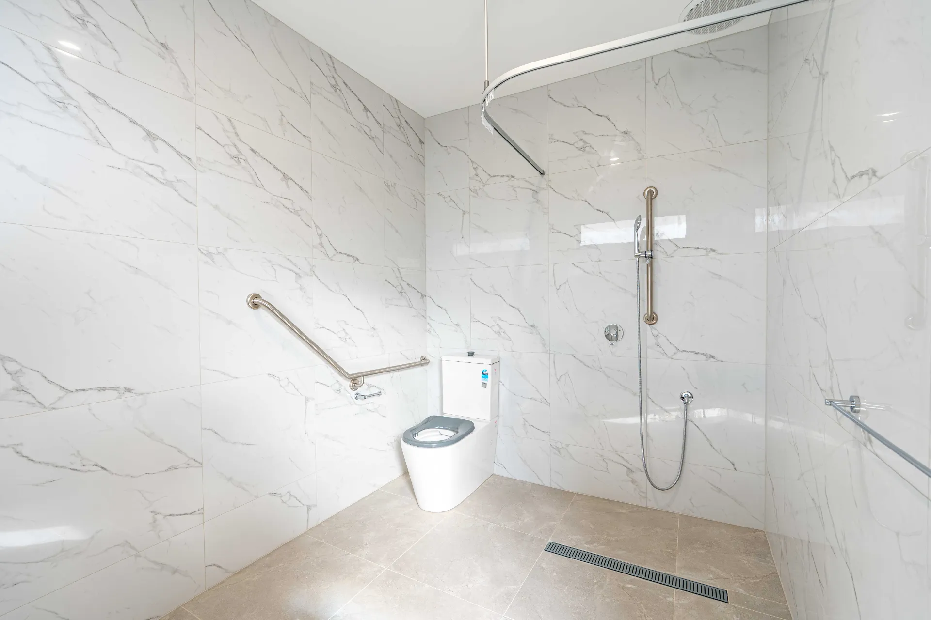 P 111 James — Home image 11