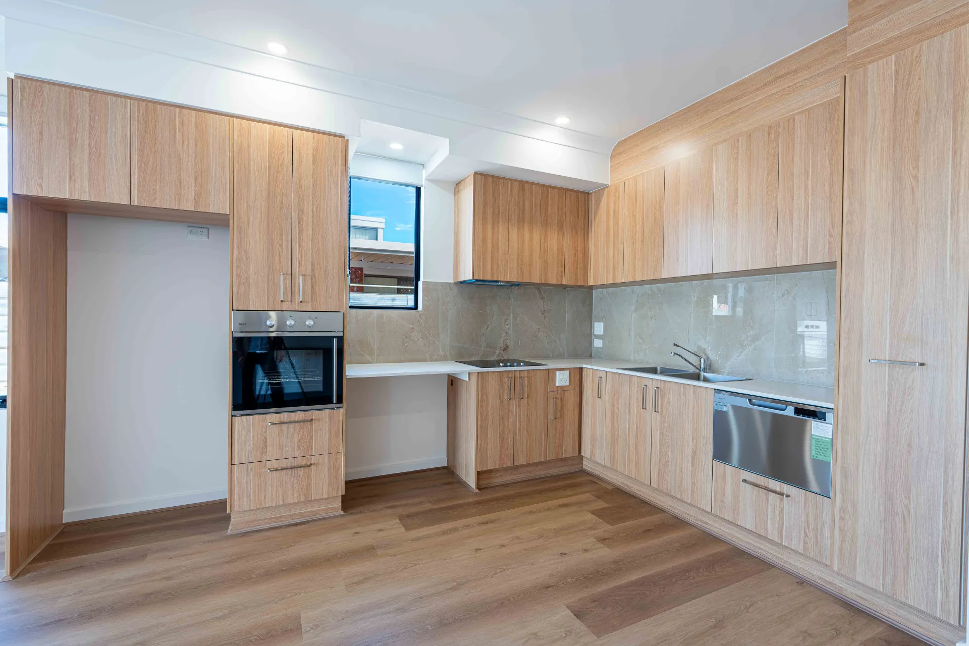 P 111 James — Home image 12