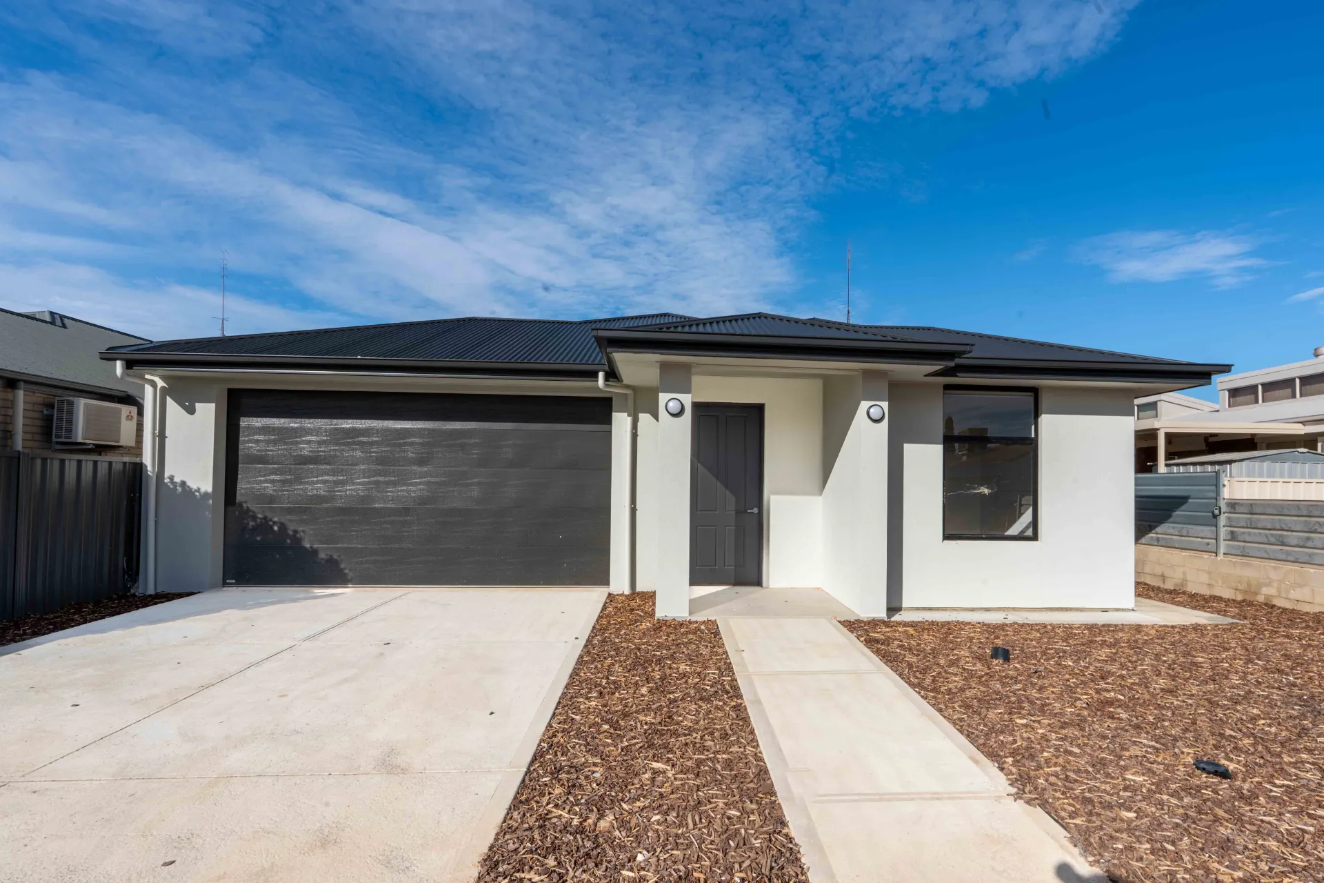 P 111 James — Home image 17