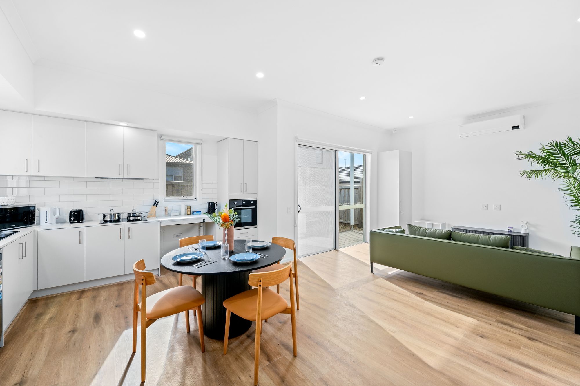 SIL Property - Manor Lakes — Home image 2