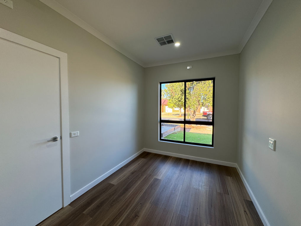 IMMACULATE SDA Home - 3 bedrooms Available with OOA- Elizabeth North — Home image 3