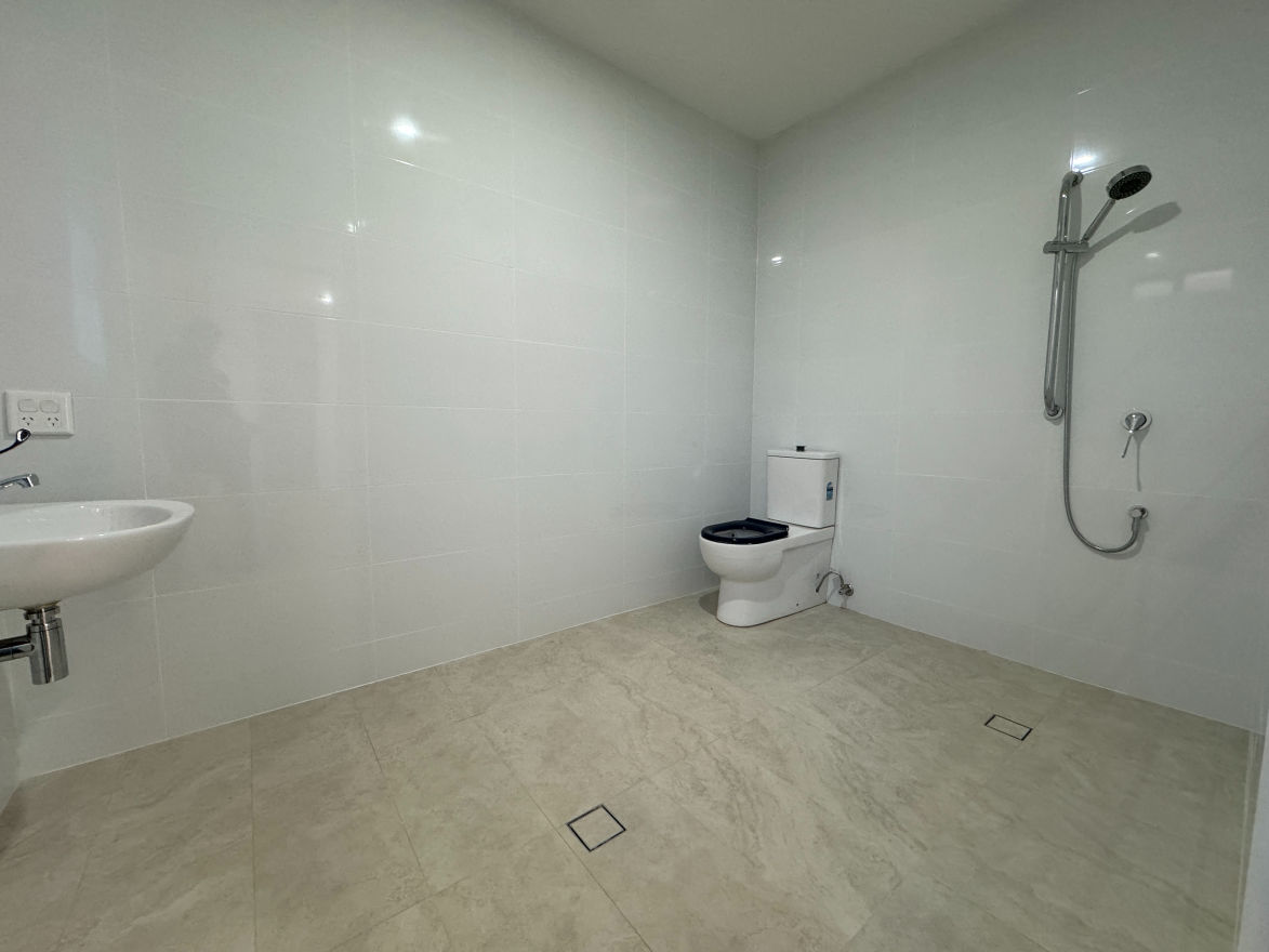 IMMACULATE SDA Home - 3 bedrooms Available with OOA- Elizabeth North — Home image 4