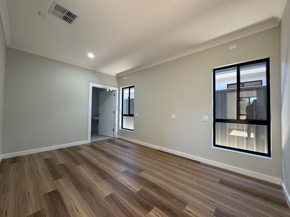 IMMACULATE SDA Home - 3 bedrooms Available with OOA- Elizabeth North — Home image 5