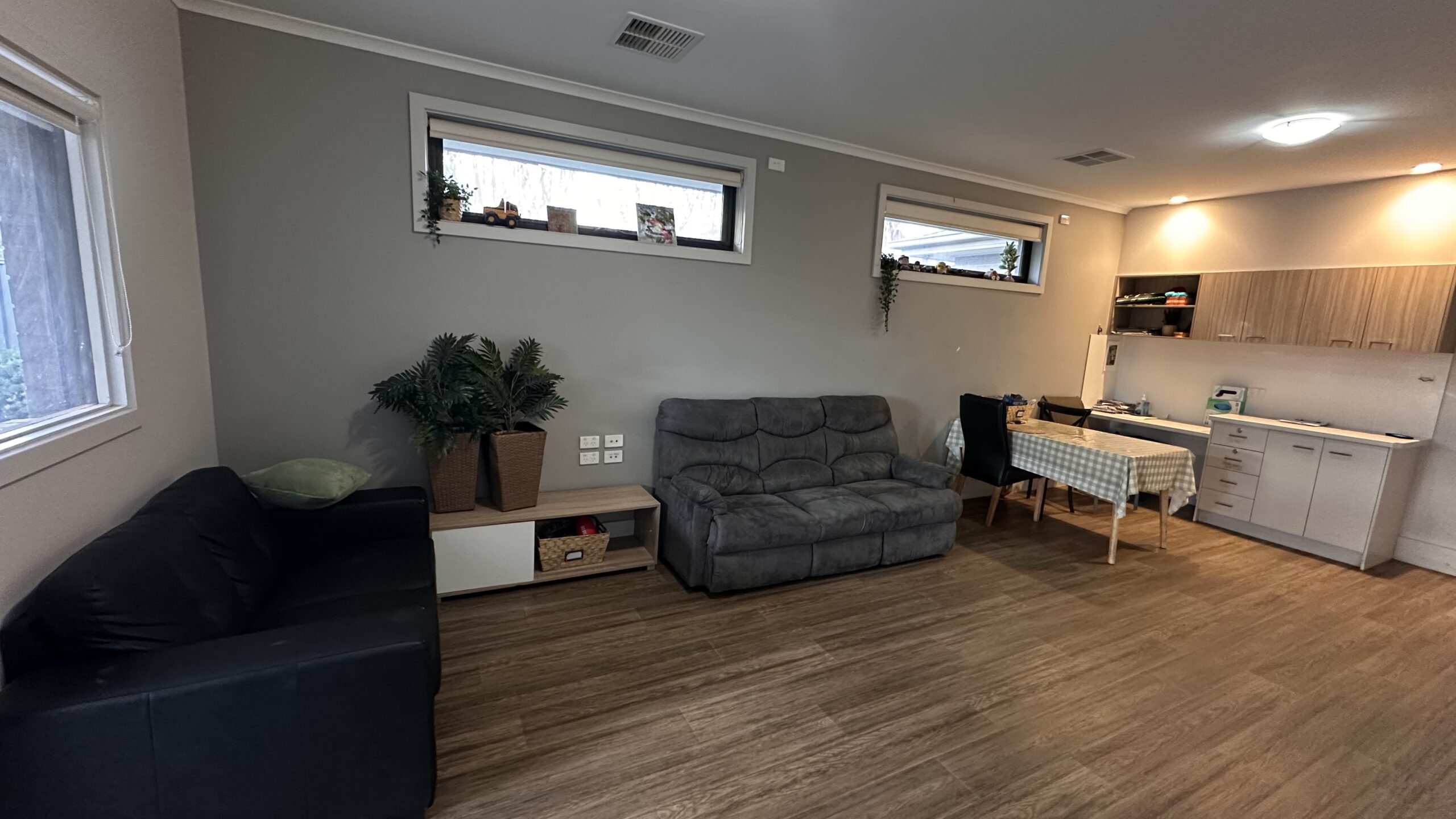 Torrensville - 1 Vacancy 4 Bedroom Residence Basic — Home image 5