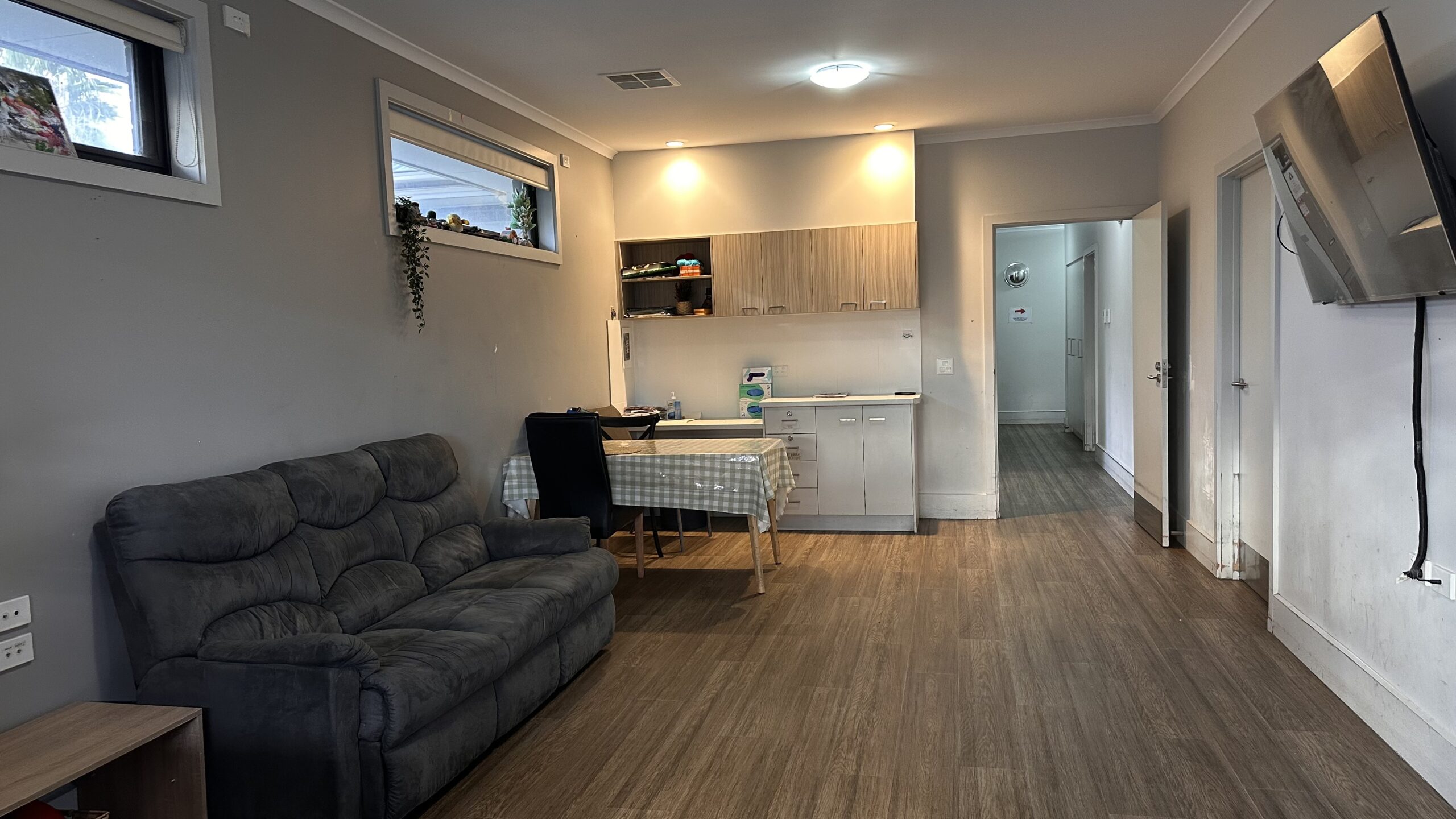 Torrensville - 1 Vacancy 4 Bedroom Residence Basic — Home image 6