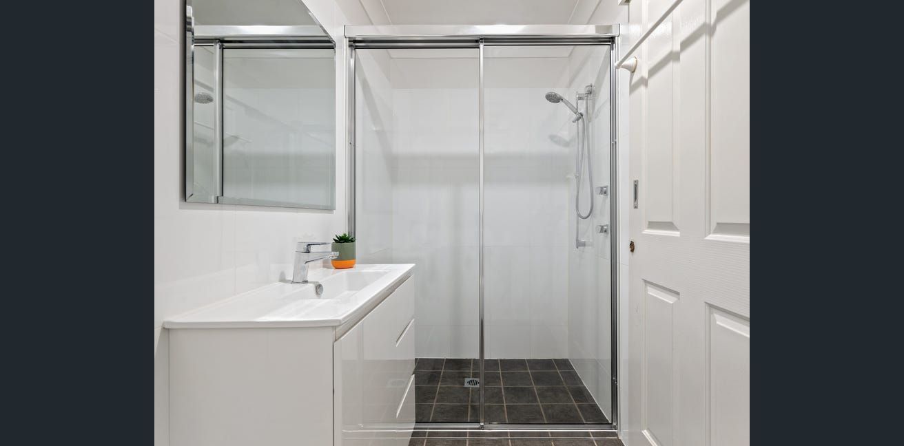 Luddenham — Home image 3