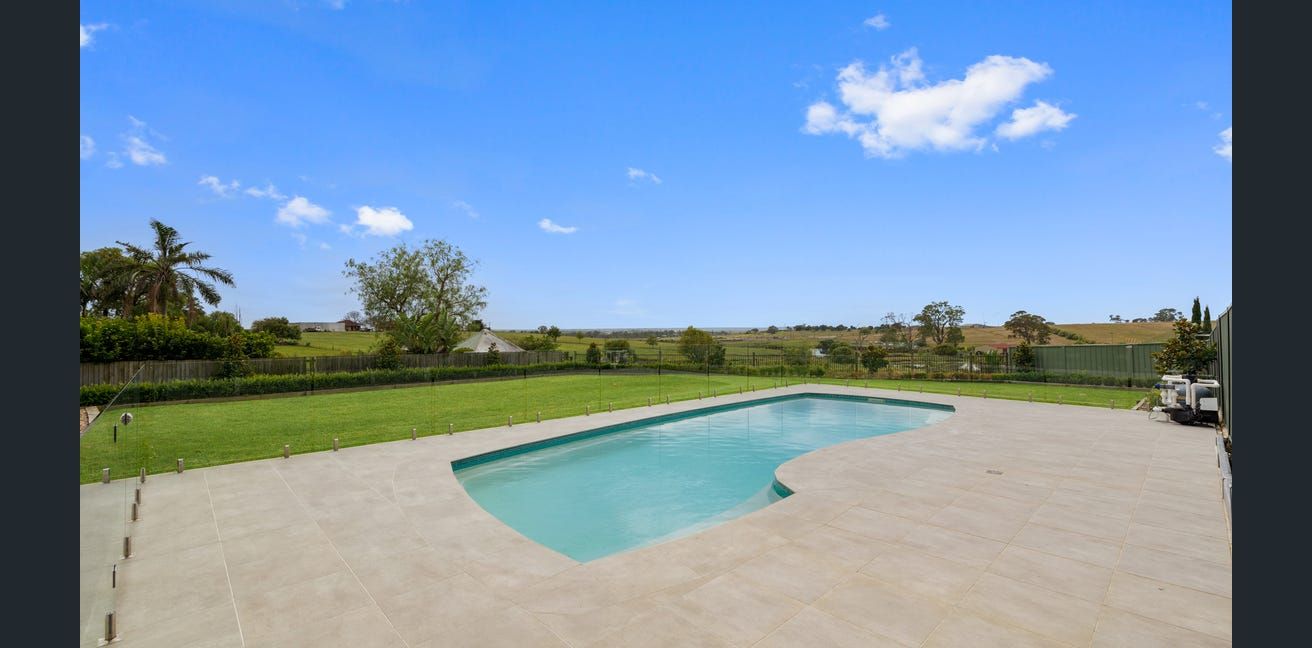 Luddenham — Home image 9