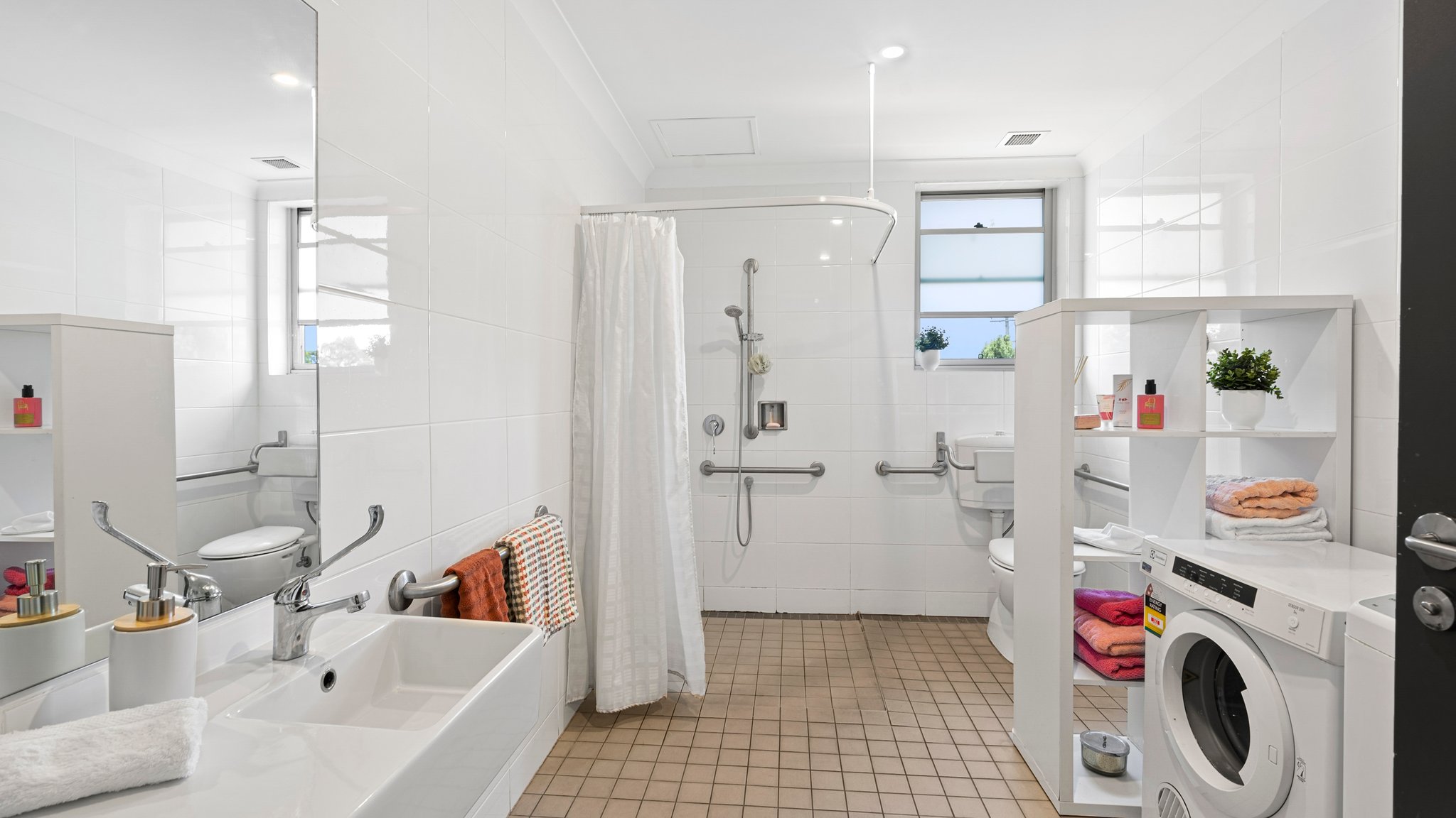 Cosy apartment with high level supports in Parramatta, suitable for a female — Home image 8