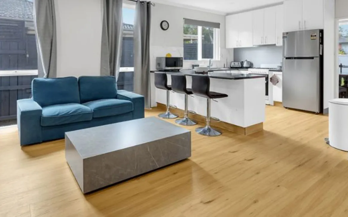 Accessible and Luxurious 4-Bedroom Coastal Home in Seaford — Home image 2