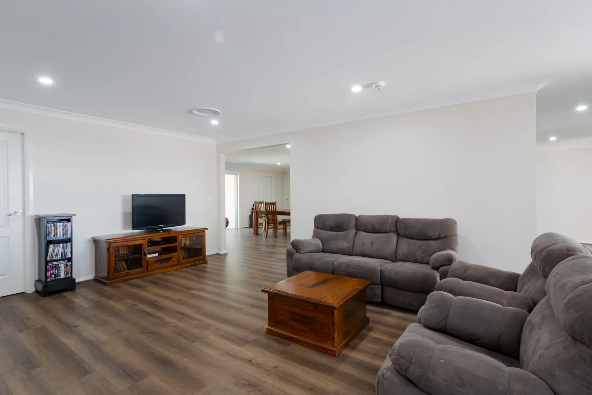 Newly built home in a quiet residental setting — Home image 4