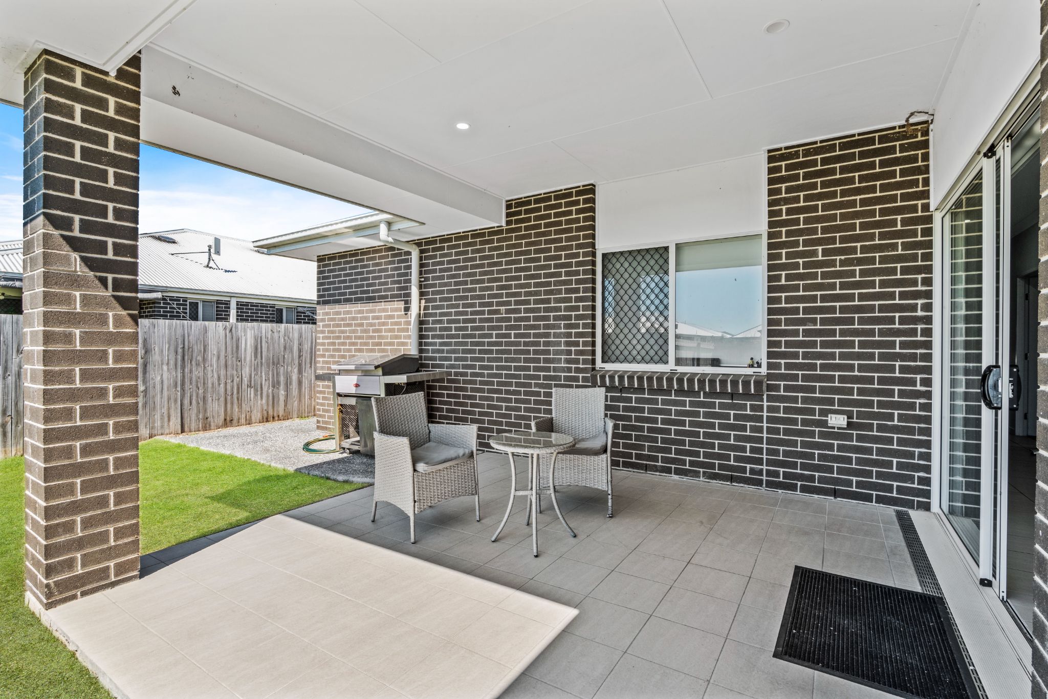 Lovely new Logan Reserve home — Home image 3