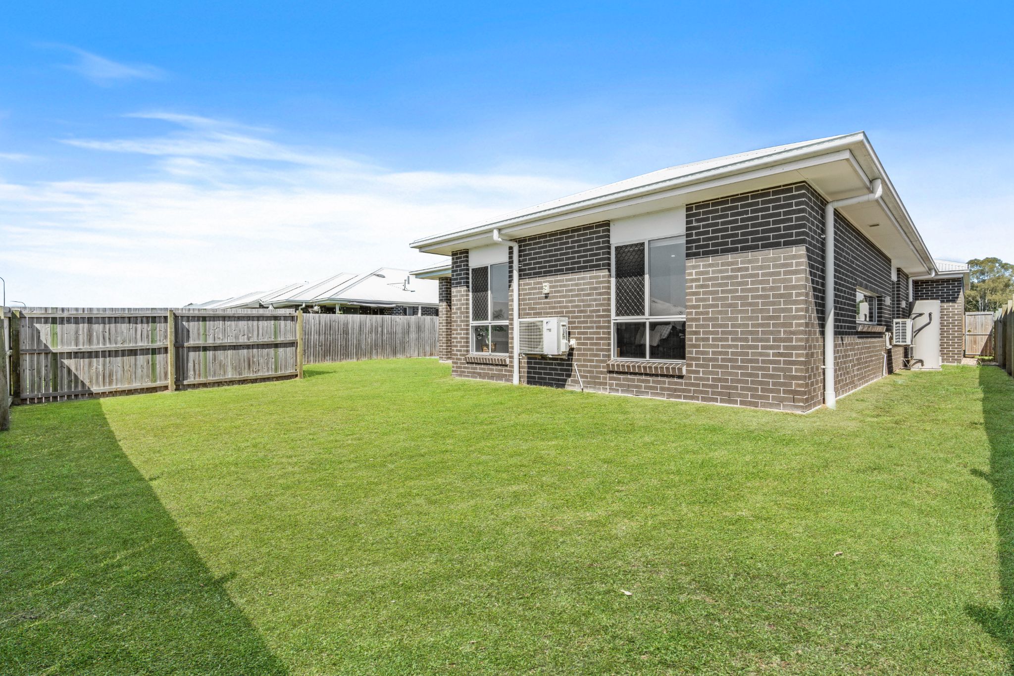 Lovely new Logan Reserve home — Home image 6