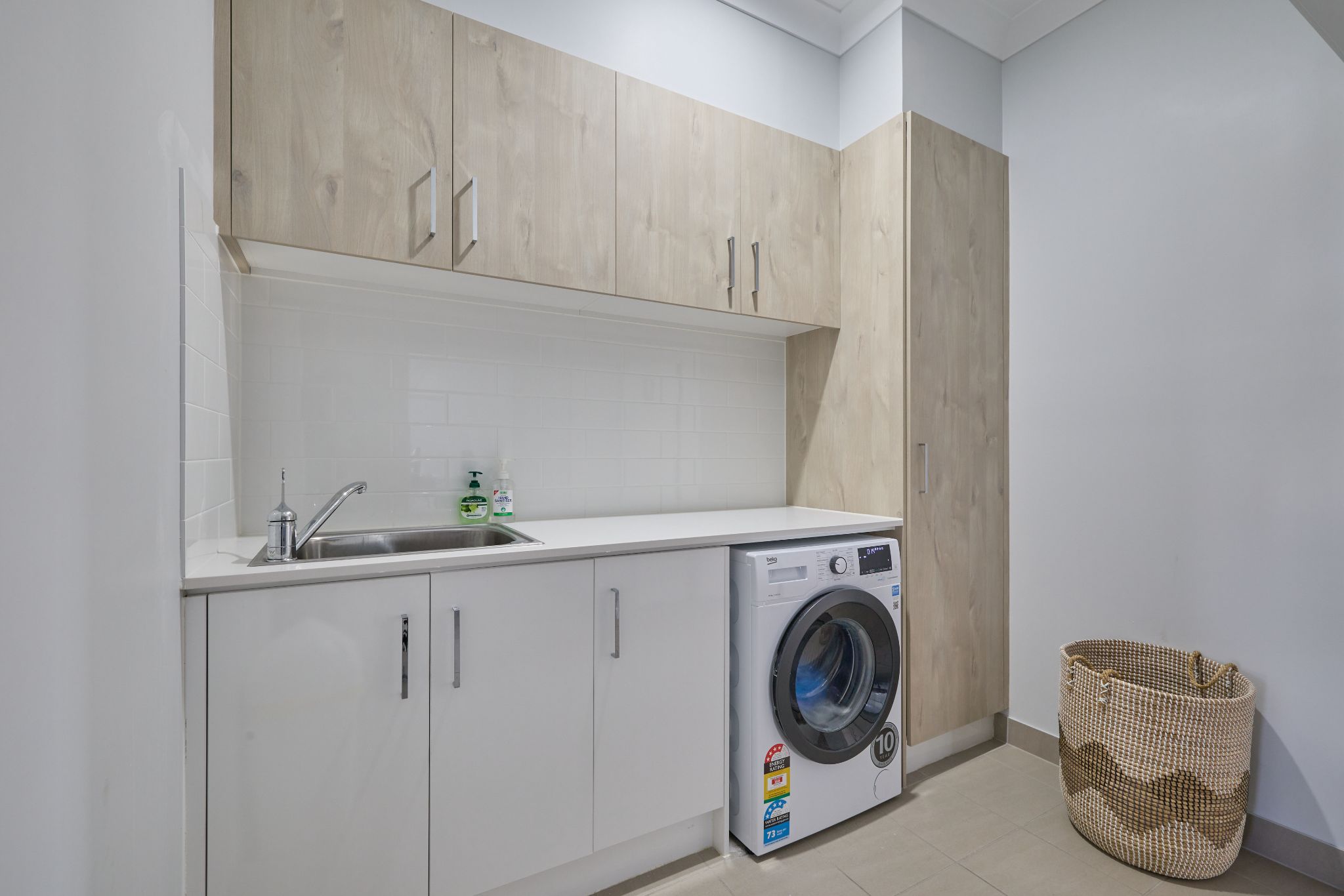 Lovely new Logan Reserve home — Home image 7