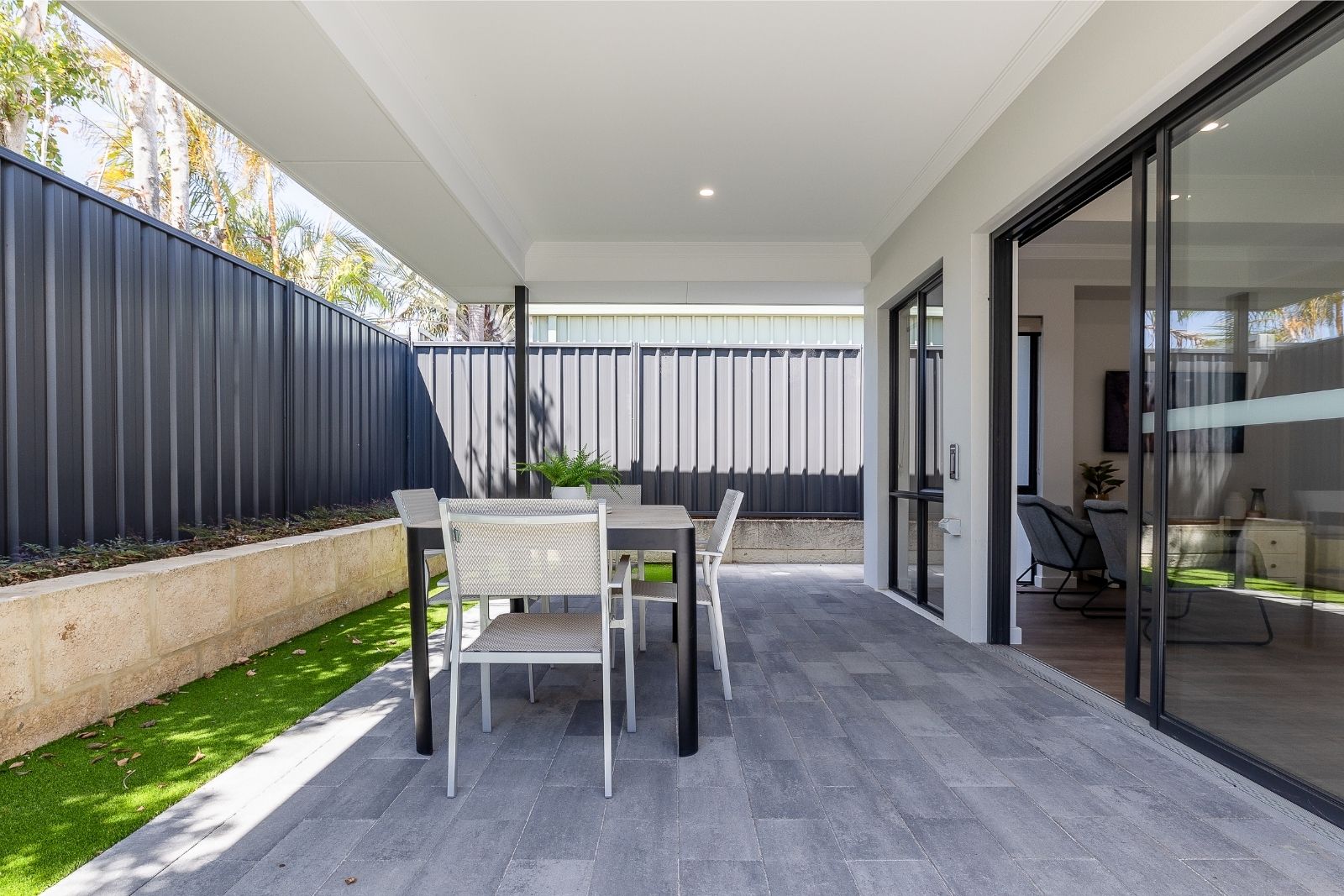 Two Luxury 2-Bedroom Homes for Sharing. Disability Accommodation — Home image 2