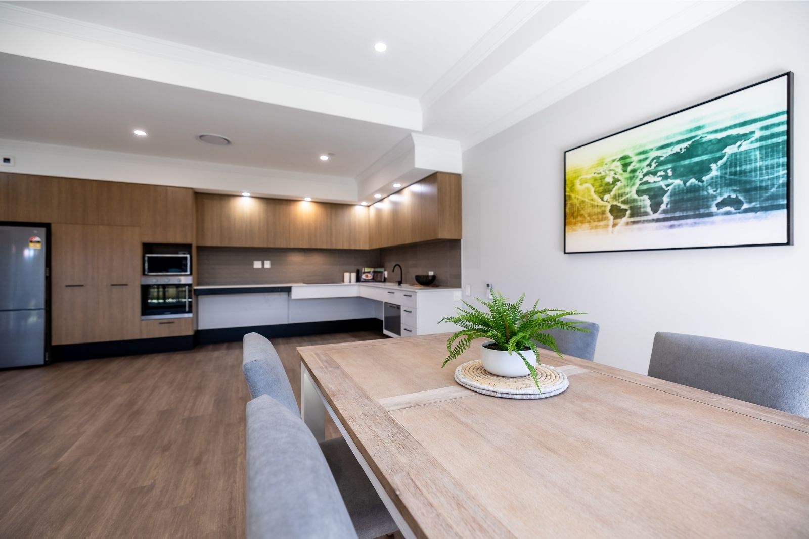Two Luxury 2-Bedroom Homes for Sharing. Disability Accommodation — Home image 3