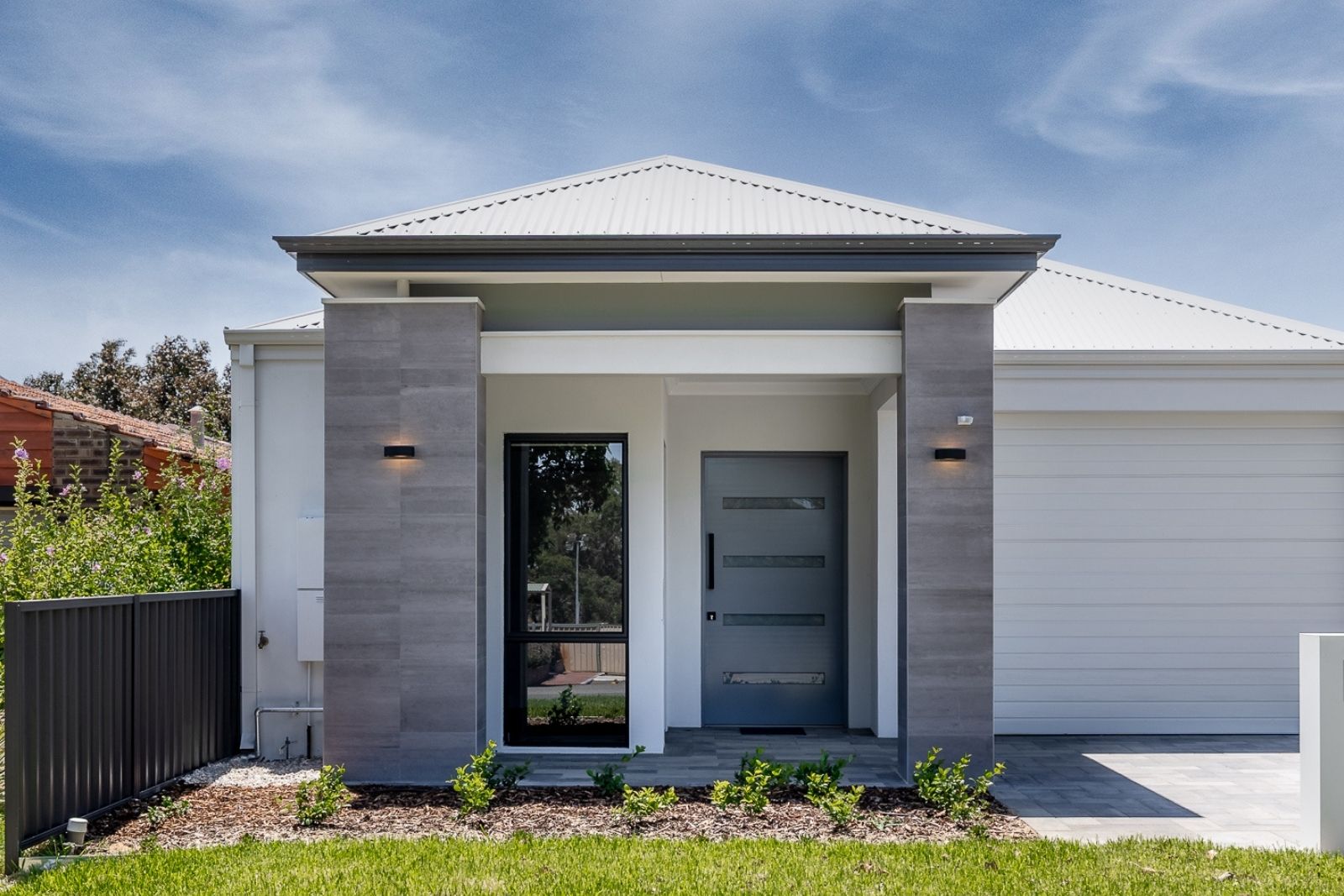 Two Luxury 2-Bedroom Homes for Sharing. Disability Accommodation — Home image 11