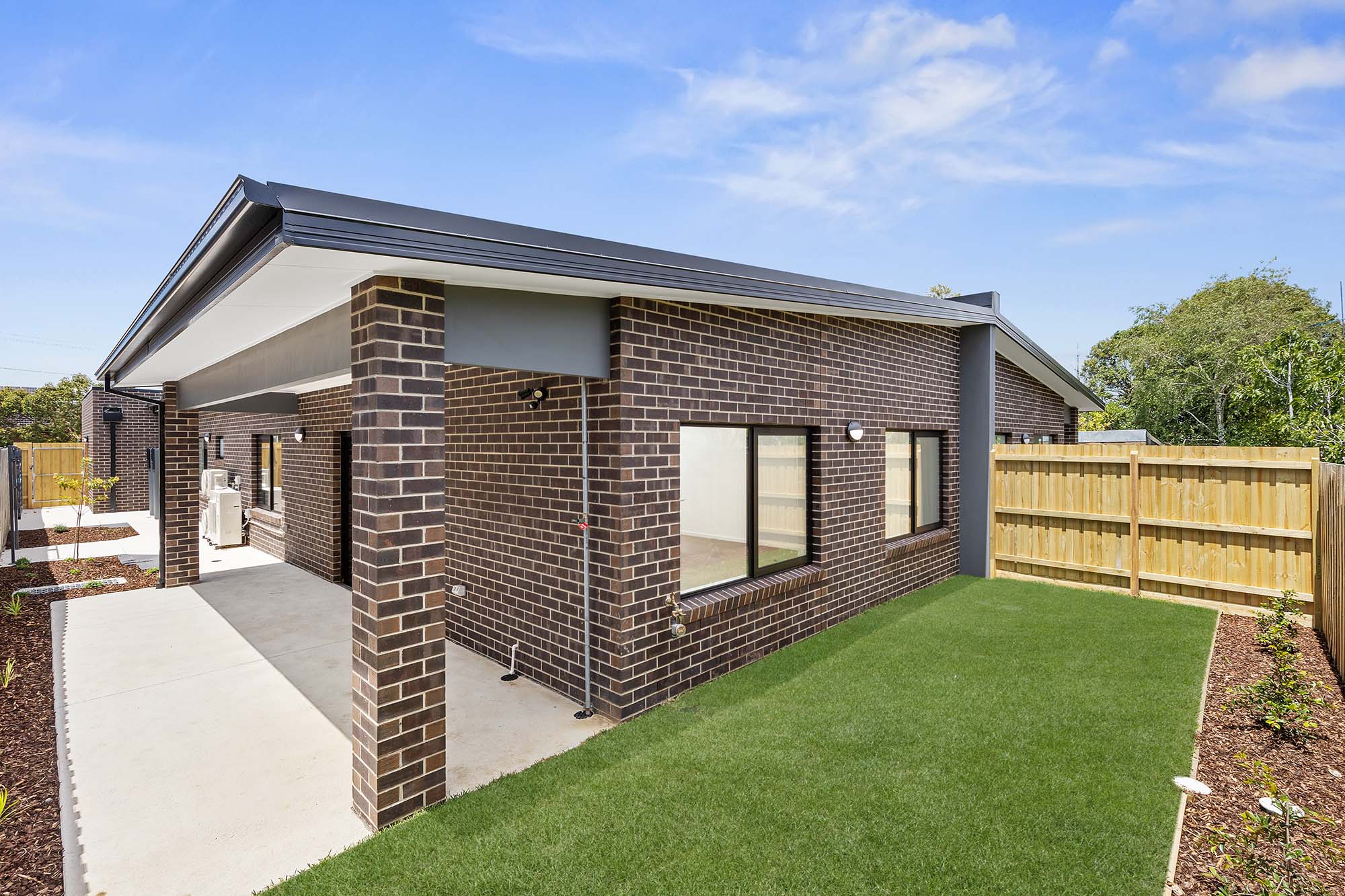 Modern house in well-connected suburb 2 Bed/2 Bath (+OOA) HPS — Home image 4