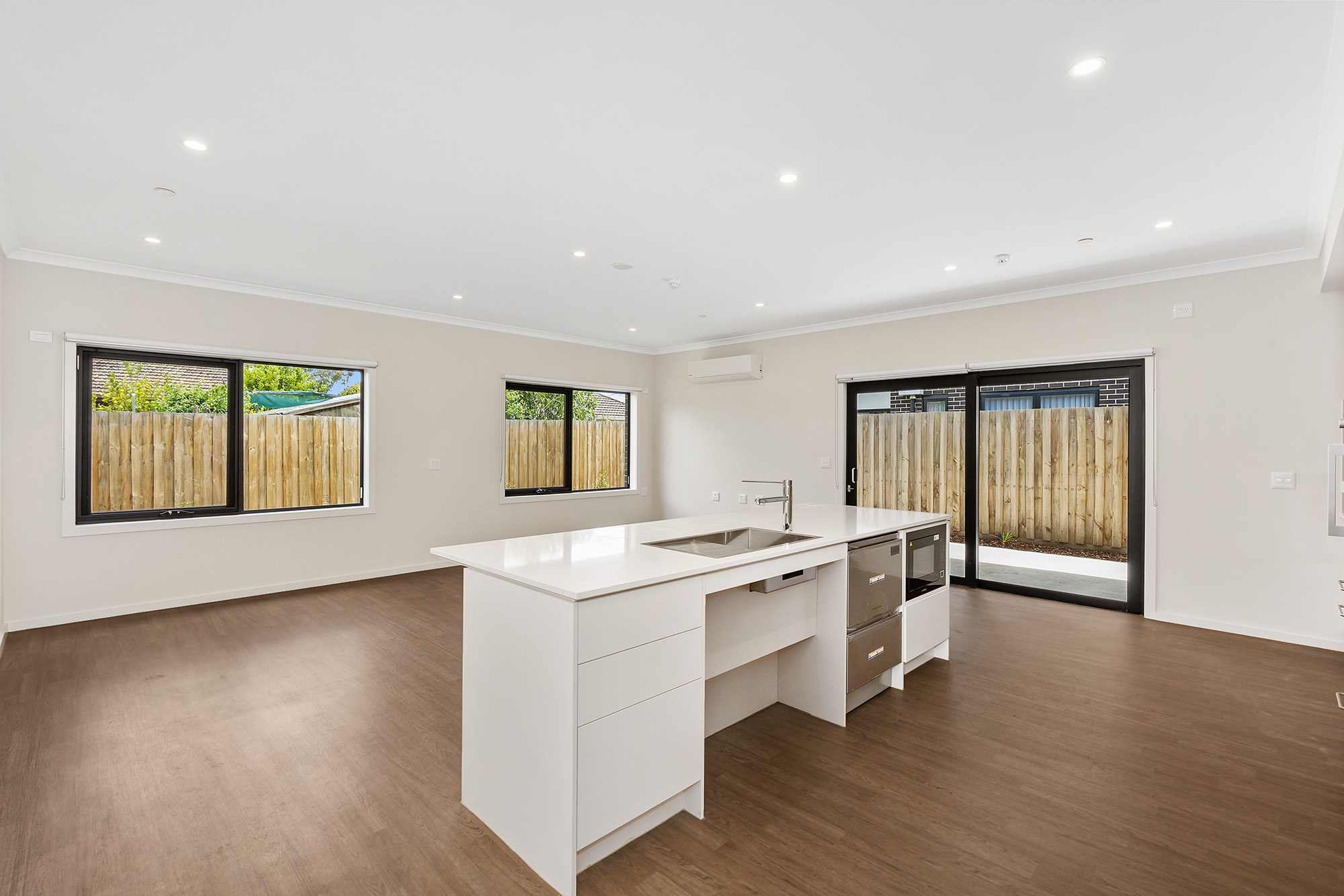 Modern house in well-connected suburb 2 Bed/2 Bath (+OOA) HPS — Home image 6