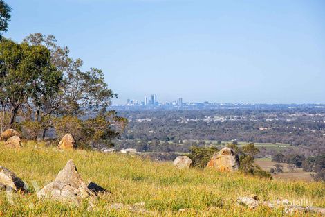 Wrap Yourself in Comfort: A Cozy Bullsbrook Retreat — Home image 2