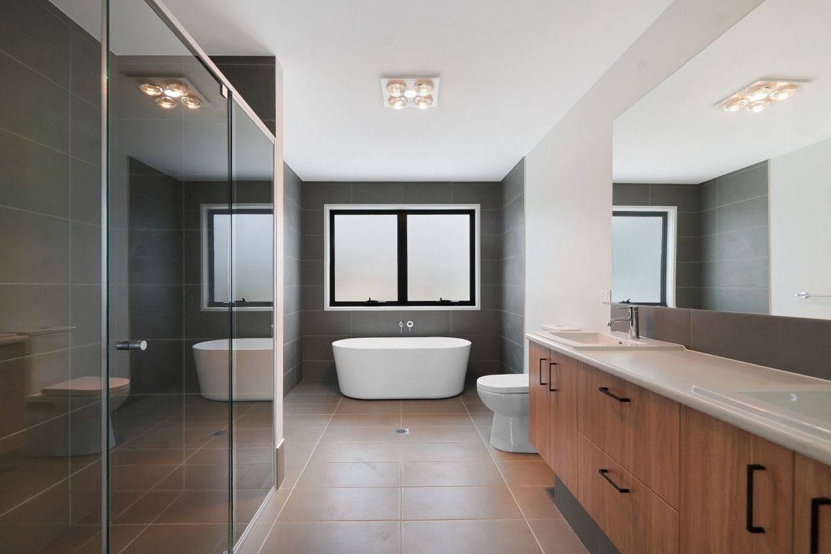 Beautiful brand new house in Southport SIL/ILO — Home image 2