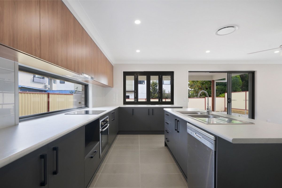 Beautiful brand new house in Southport SIL/ILO — Home image 2