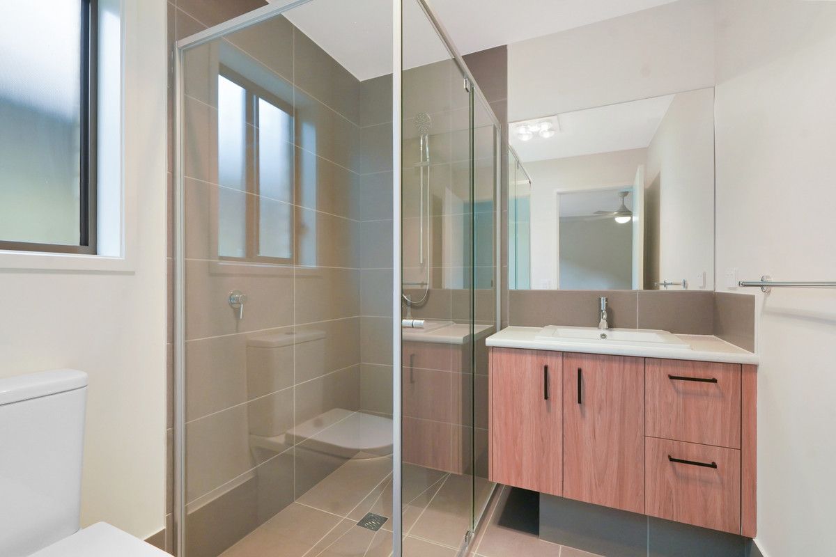 Beautiful brand new house in Southport SIL/ILO — Home image 3