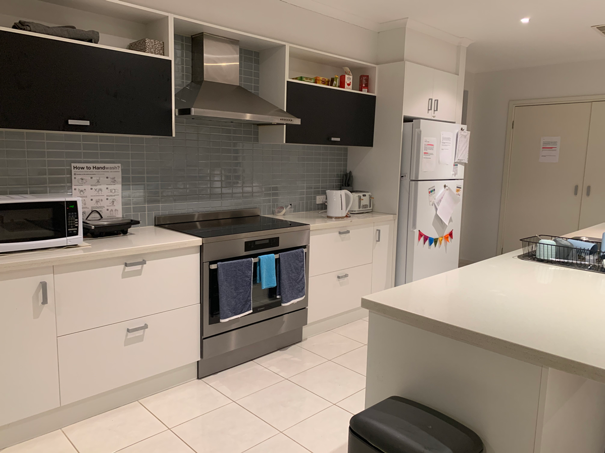 1-Bedroom available in a house with two male residents 45+ — Home image 3