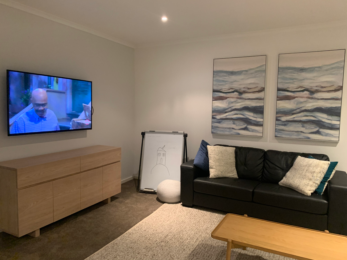 1-Bedroom available in a house with two male residents 45+ — Home image 7