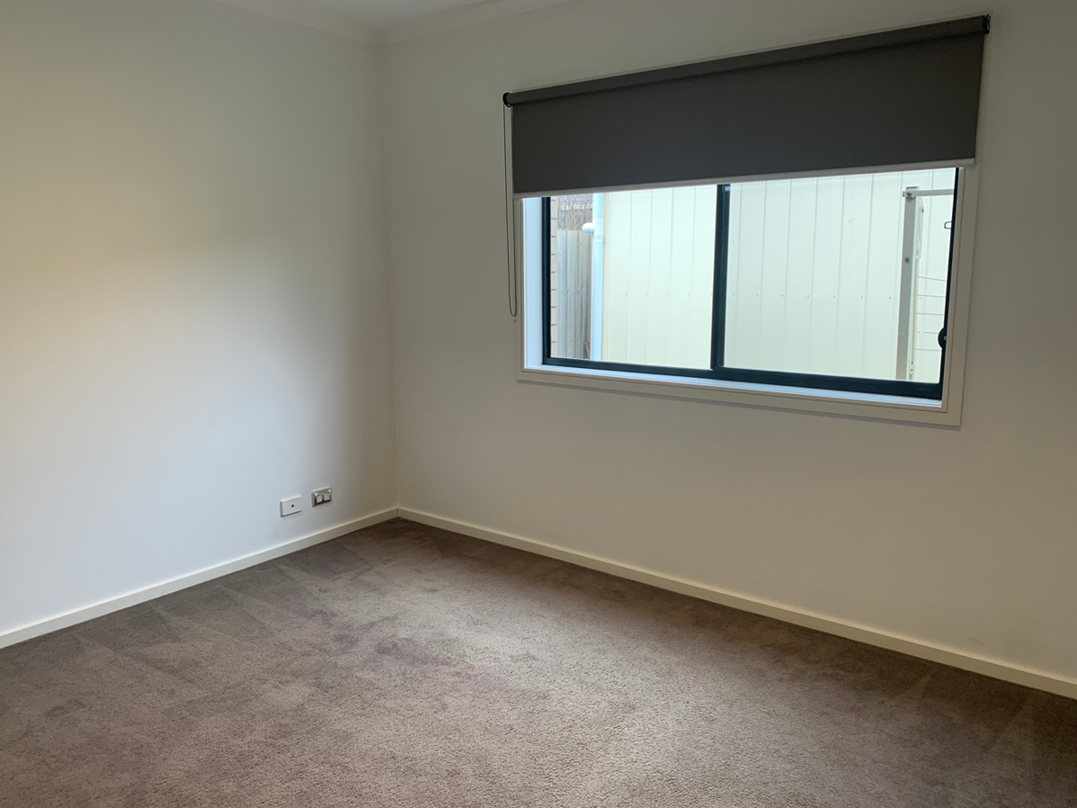 1-Bedroom available in a house with two male residents 45+ — Home image 9