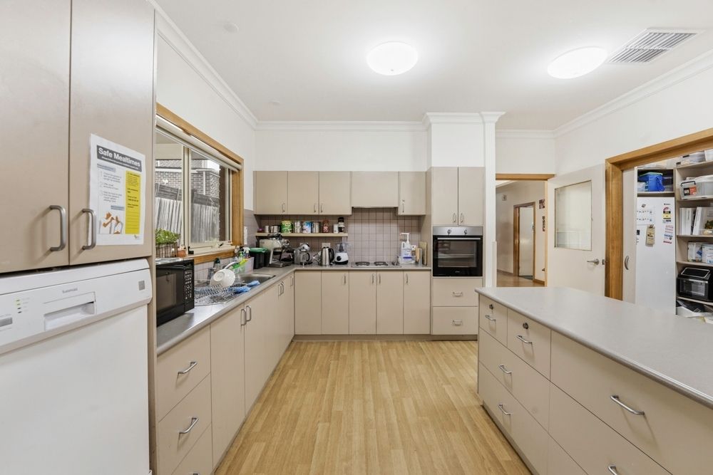 Mount Waverley — Home image 6