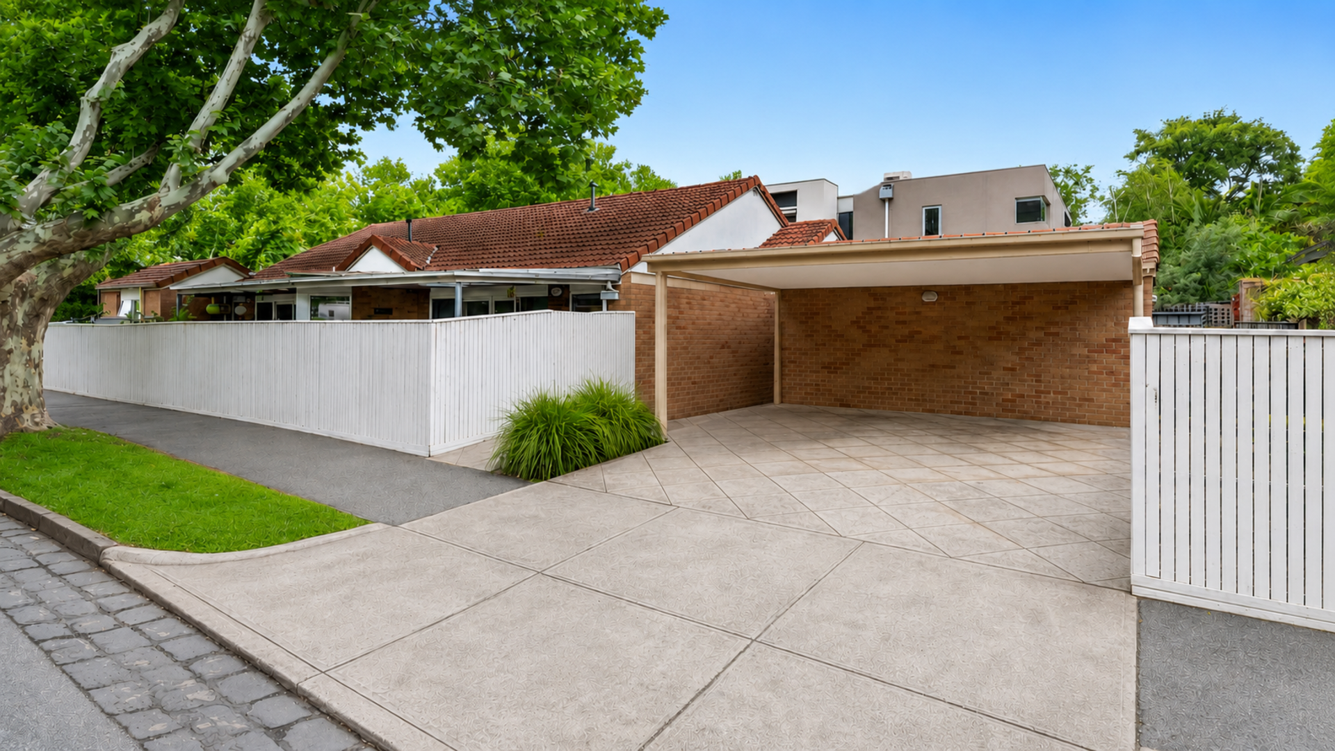 Stylish, relaxed supported independent living by the bay in Elwood — Home image 2
