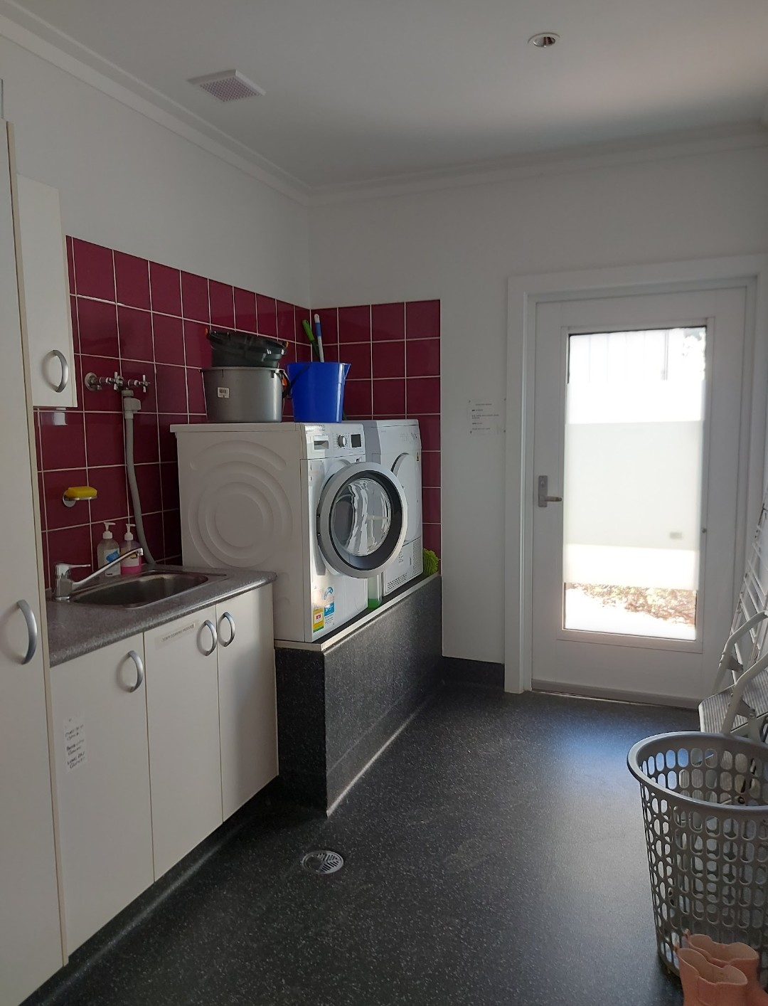 Modern Villa to share with one other person (HPS, FA or IL Funding) — Home image 3