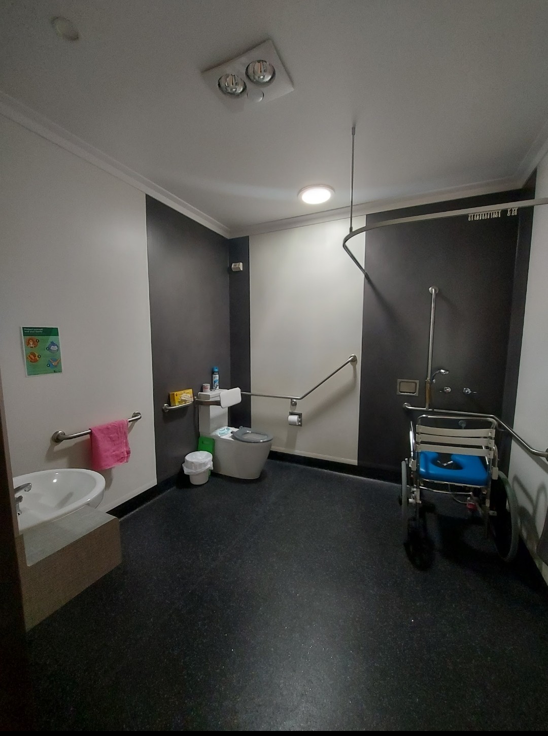 Modern Villa to share with one other person (HPS, FA or IL Funding) — Home image 4
