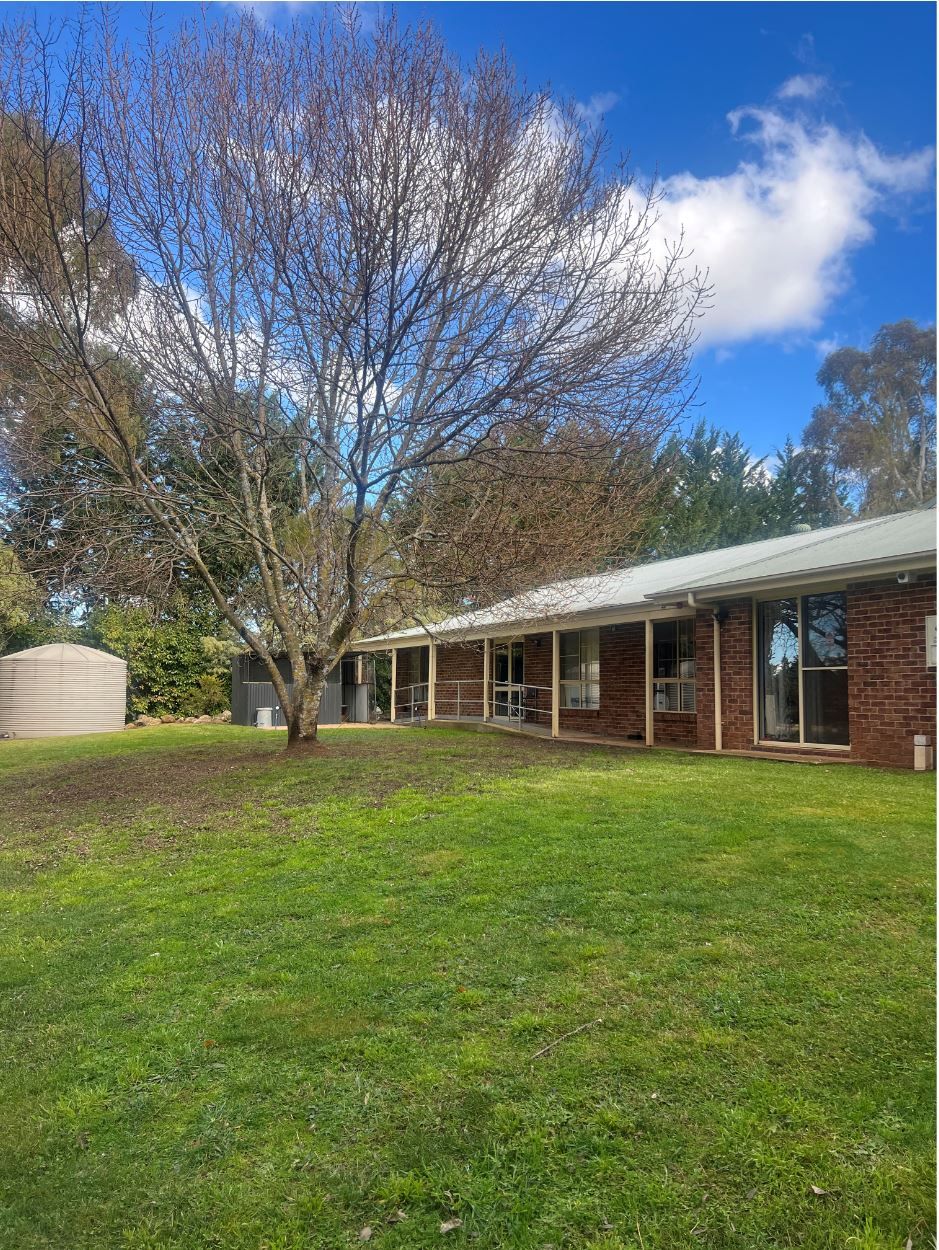 Located on a large block of land, nestled among nature in Orange — Home image 2