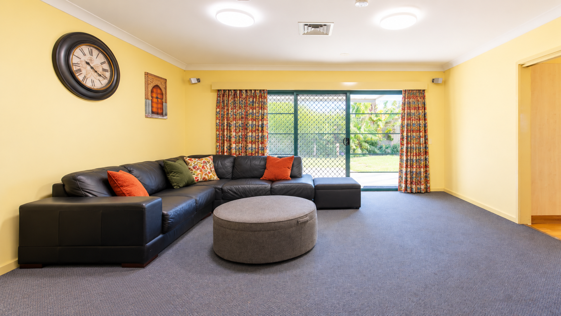 39 Banool Quadrant - Living Room