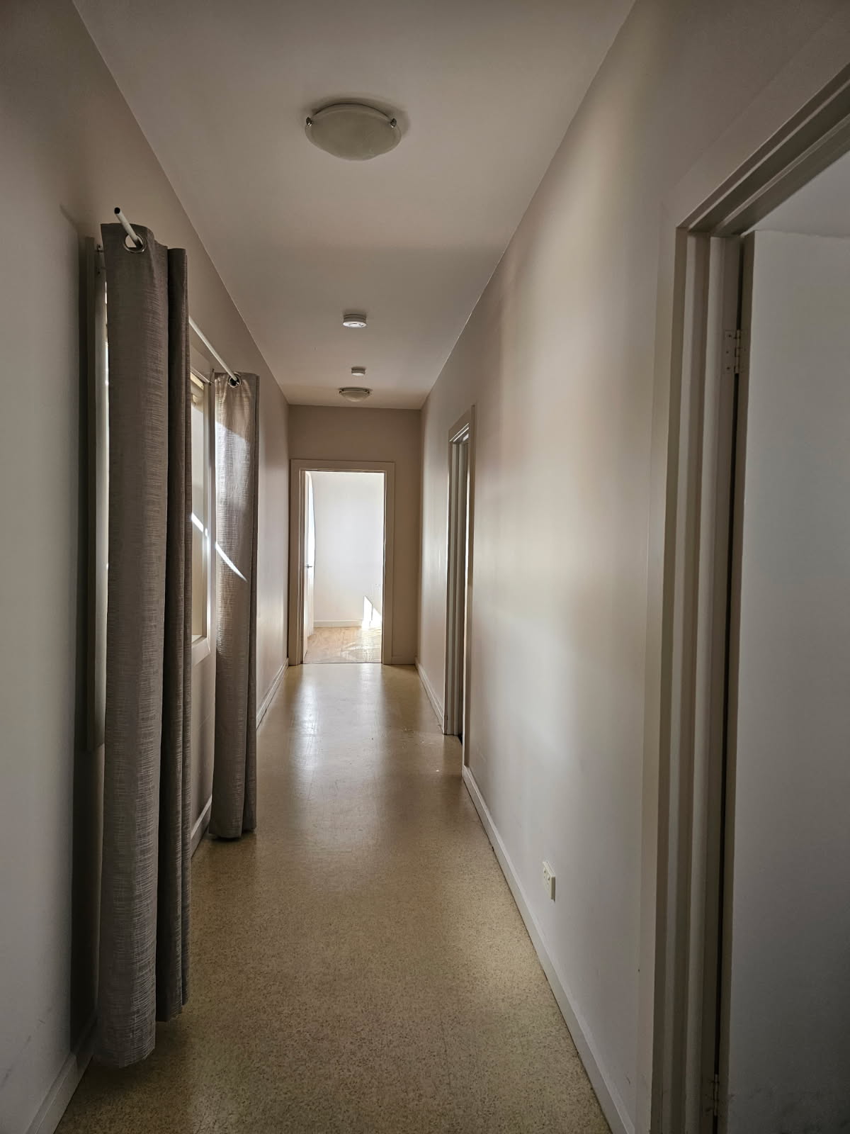 Port Pirie - 1 Vacancy 4 Bedroom Residence Basic — Home image 7