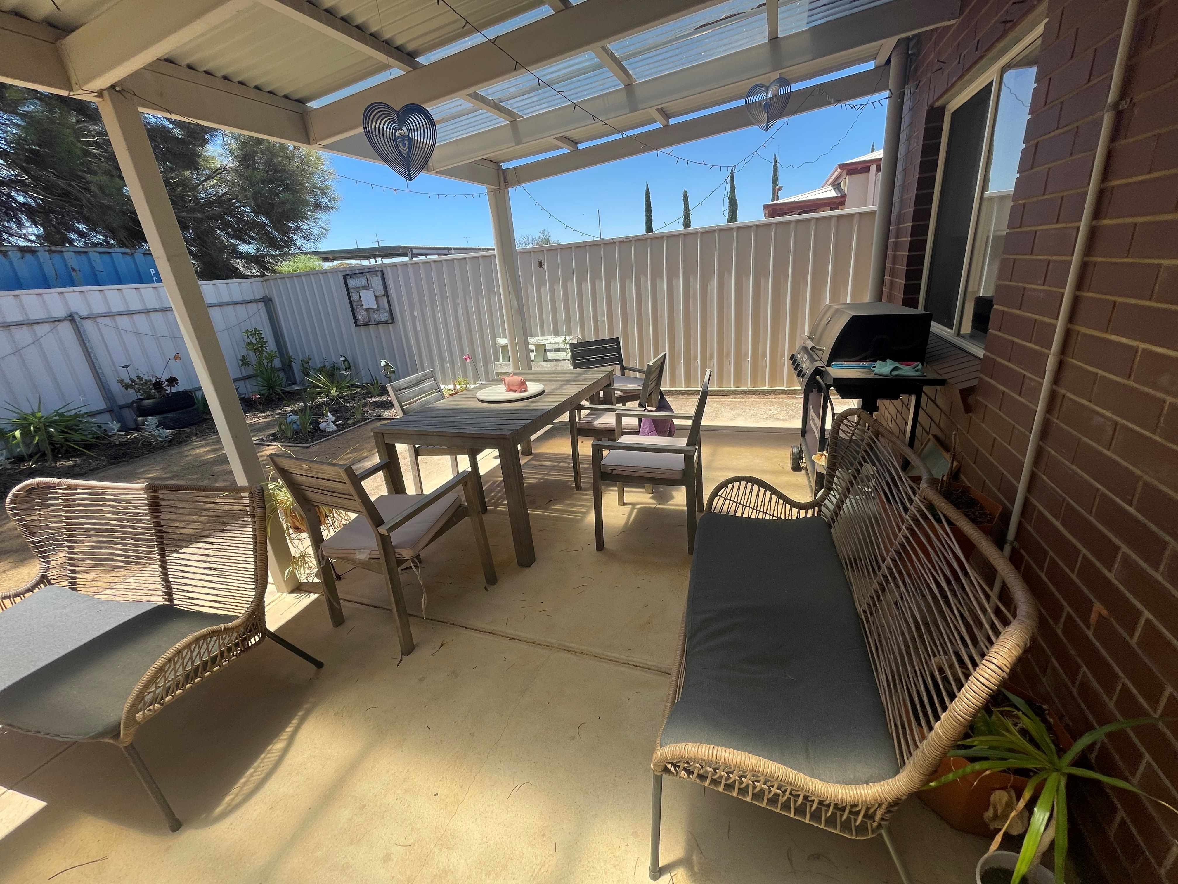 Port Pirie - 1 Vacancy 4 Bedroom Residence Basic — Home image 11