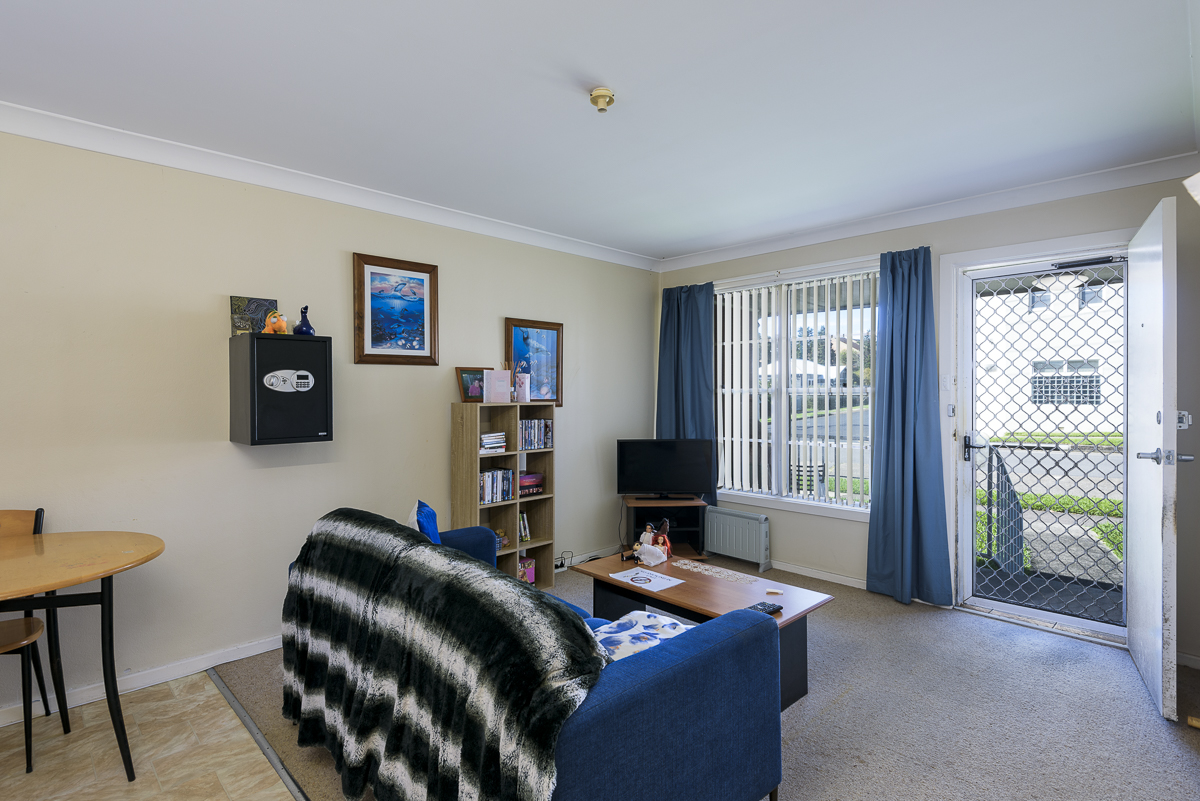 Merewether: Generously-sized self-contained villa — Home image 23