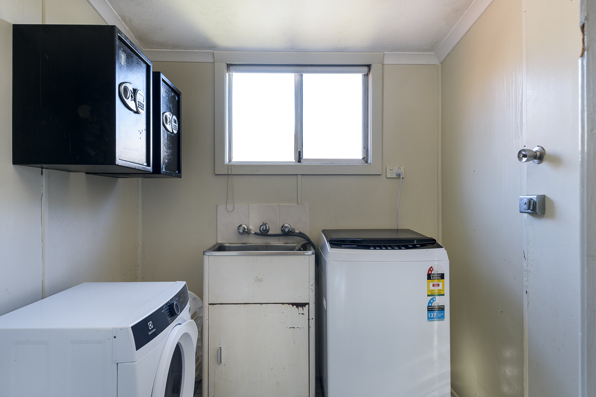 Merewether: Generously-sized self-contained villa — Home image 7