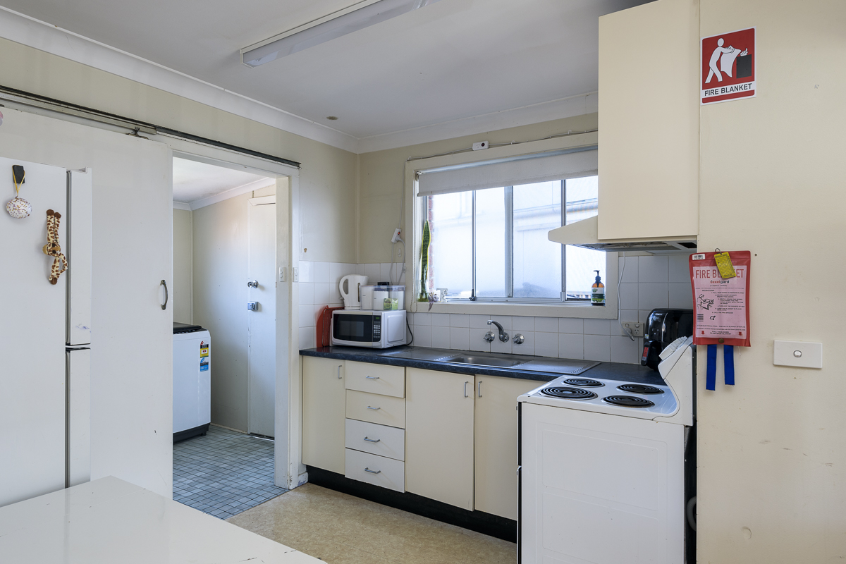 Merewether: Generously-sized self-contained villa — Home image 12