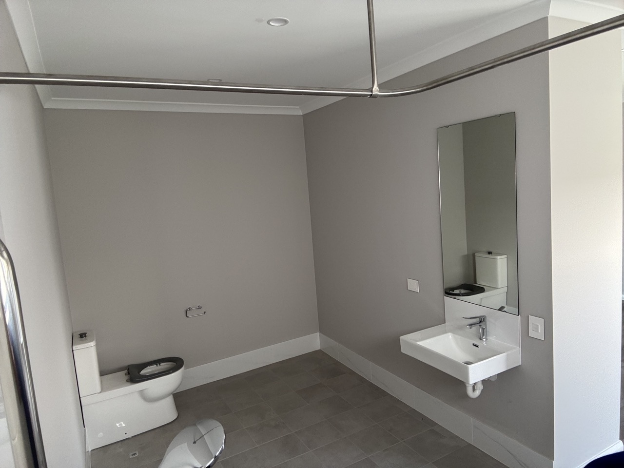 BRAND NEW - Spacious 2 Resident (HPS) (SDA) House - Byford — Home image 3