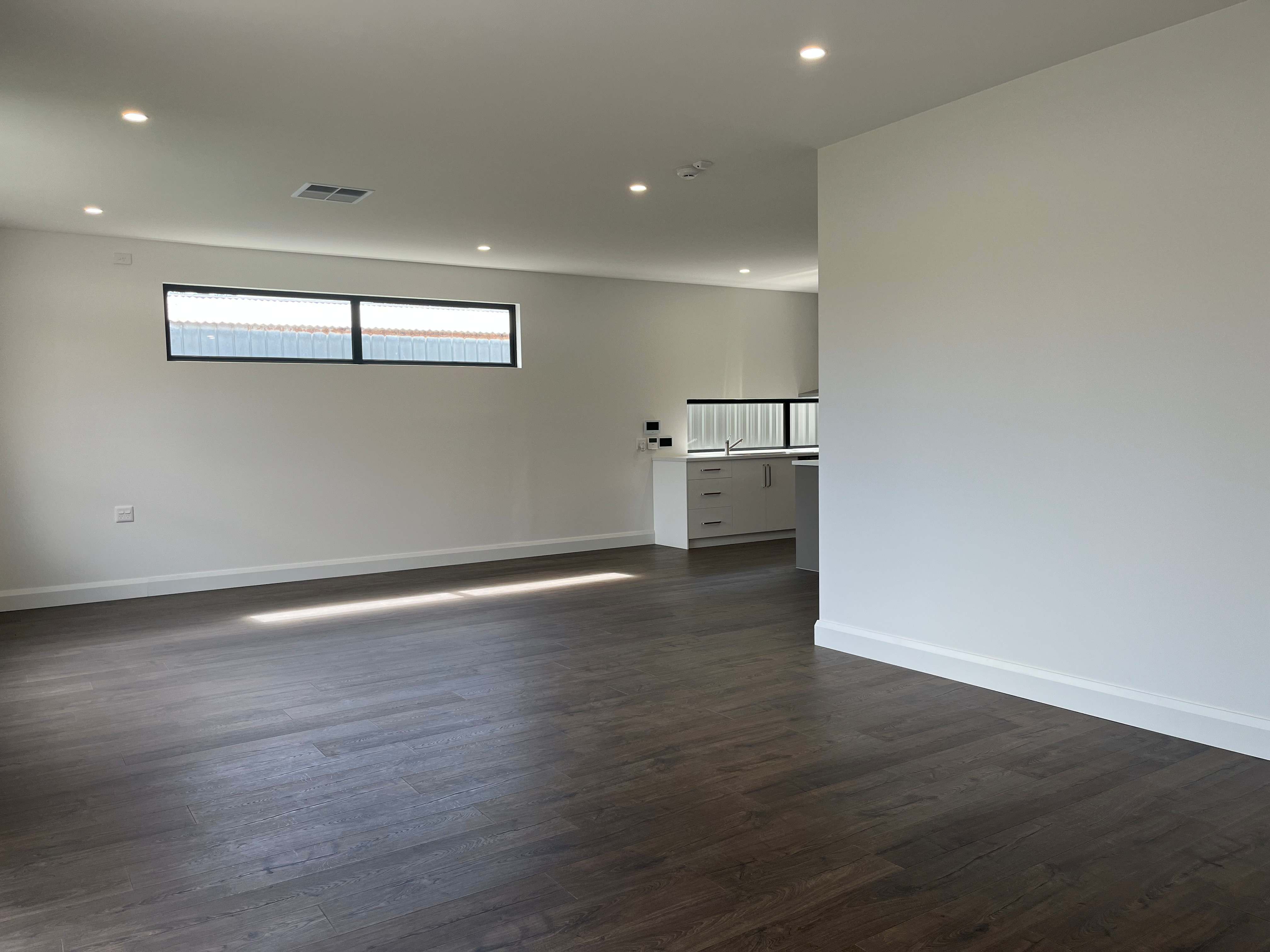 Bright, Modern Living in Morphett Vale — Home image 10