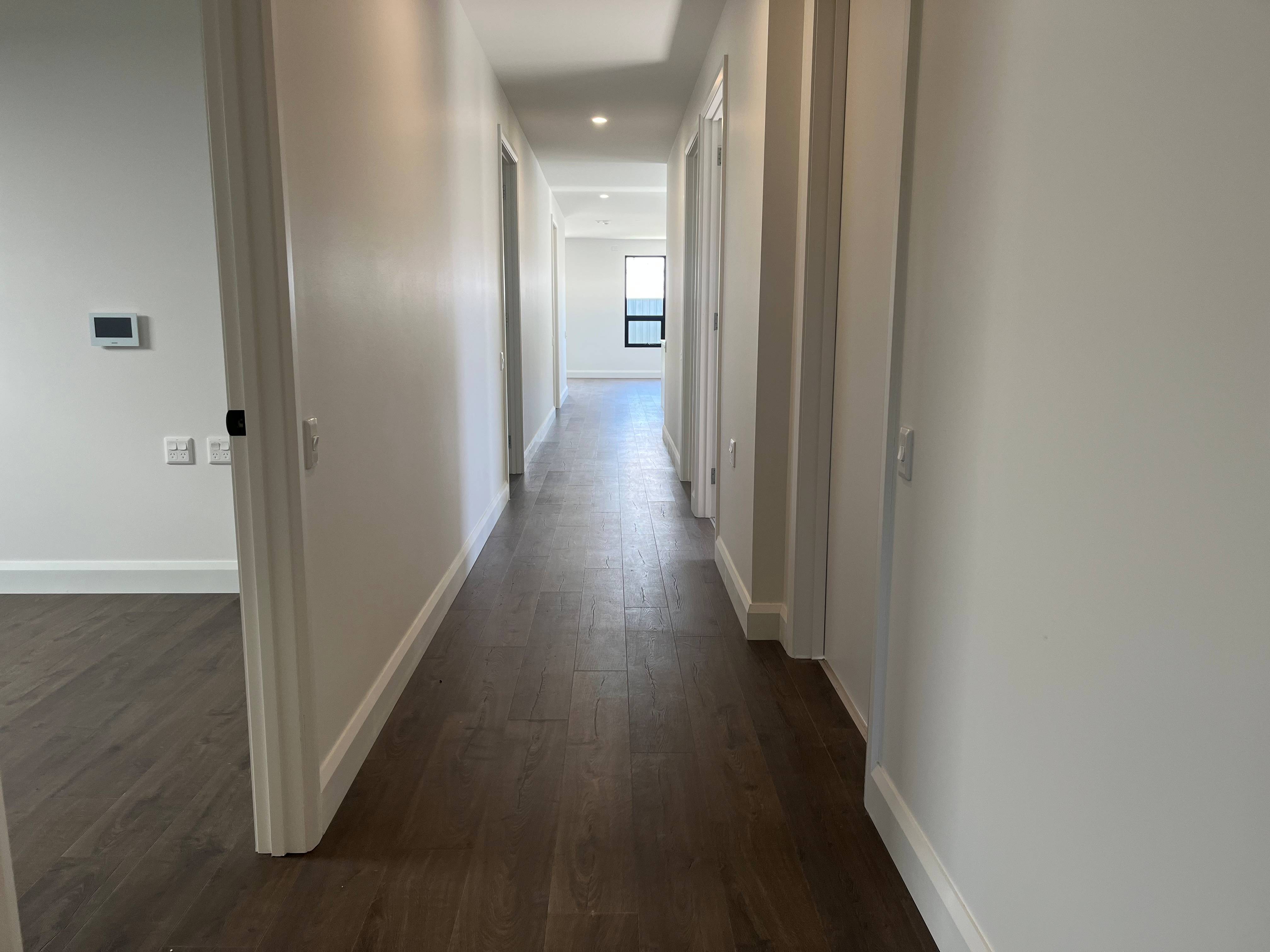 Bright, Modern Living in Morphett Vale — Home image 12