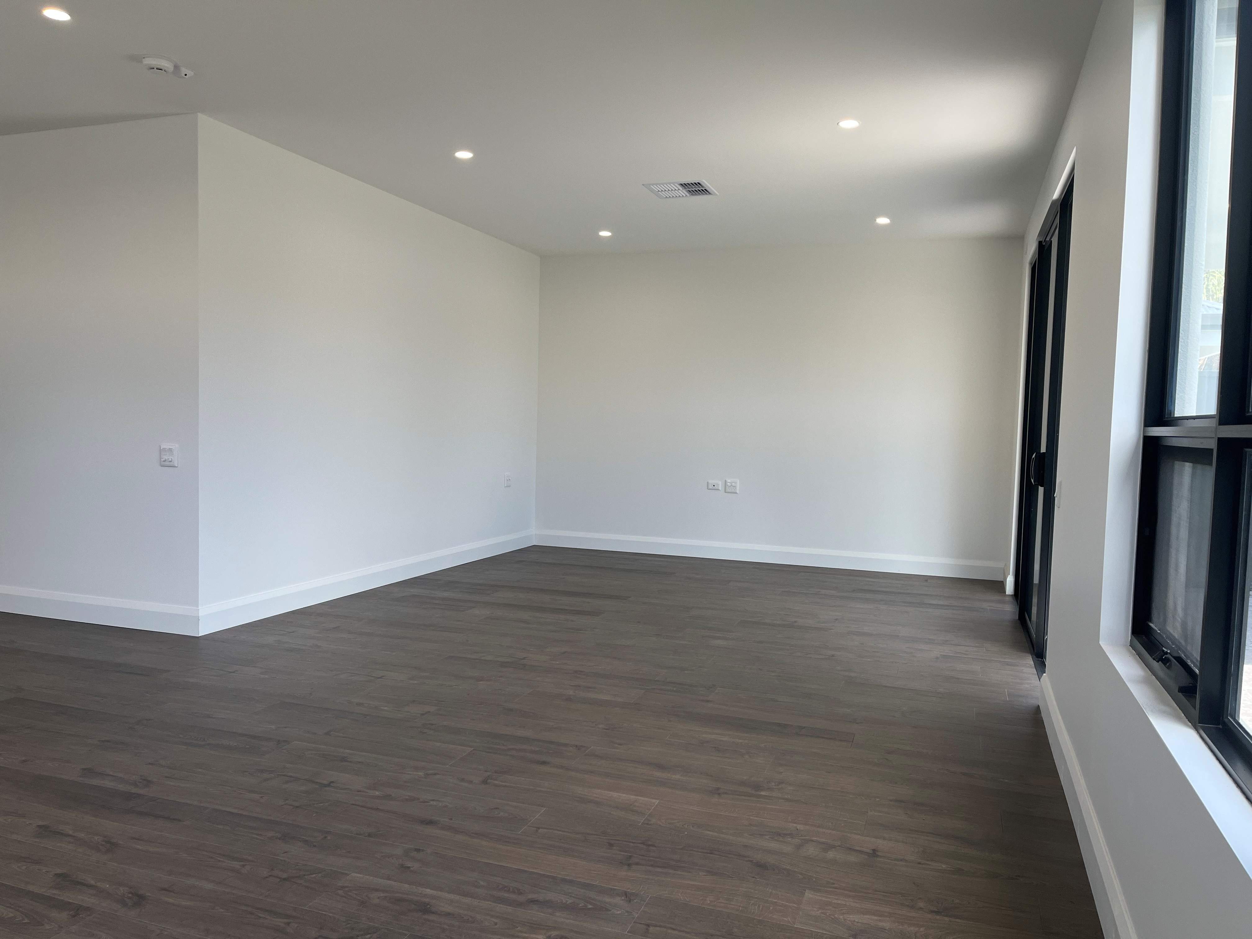 Bright, Modern Living in Morphett Vale — Home image 15