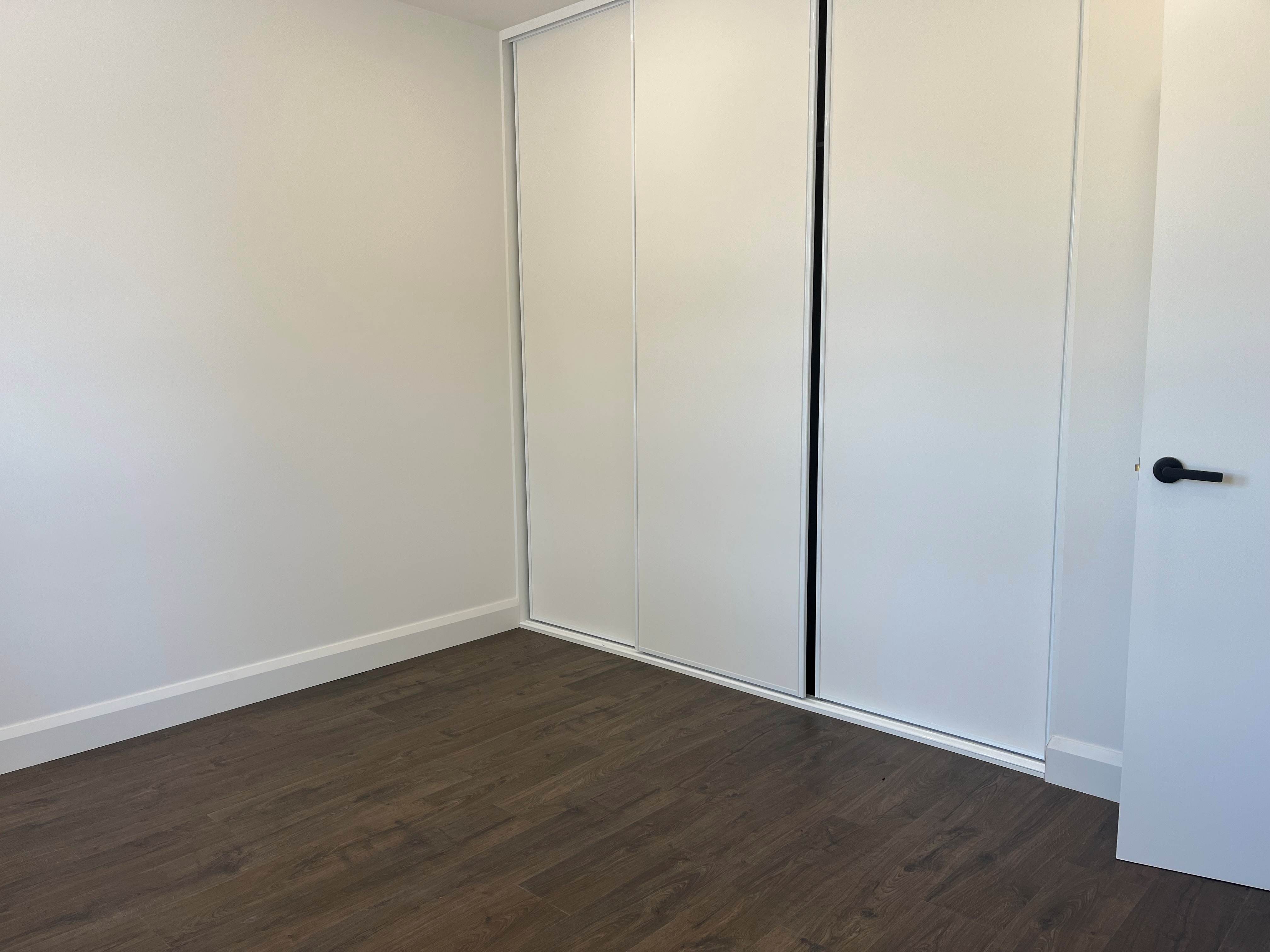 Bright, Modern Living in Morphett Vale — Home image 4
