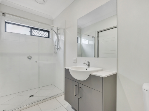 Don’t Miss Out - Feel at Home in Logan Reserve, ONLY 1 Room Available — Home image 11