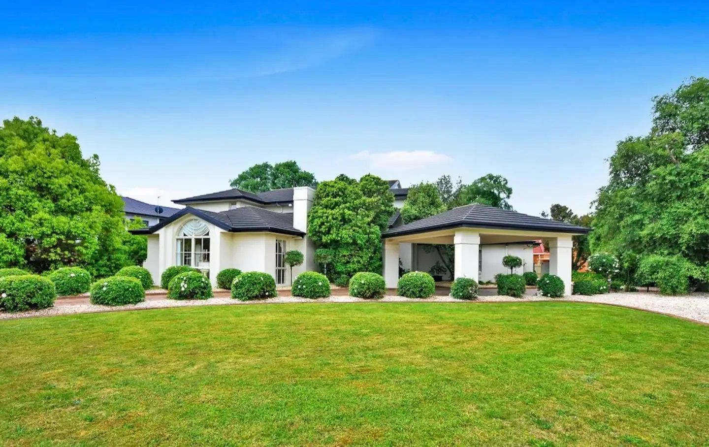 Beautiful looking Home for SIL, STA, MTA & Respite Home with indoor gym, Gaming room, large backyard — Home image 9